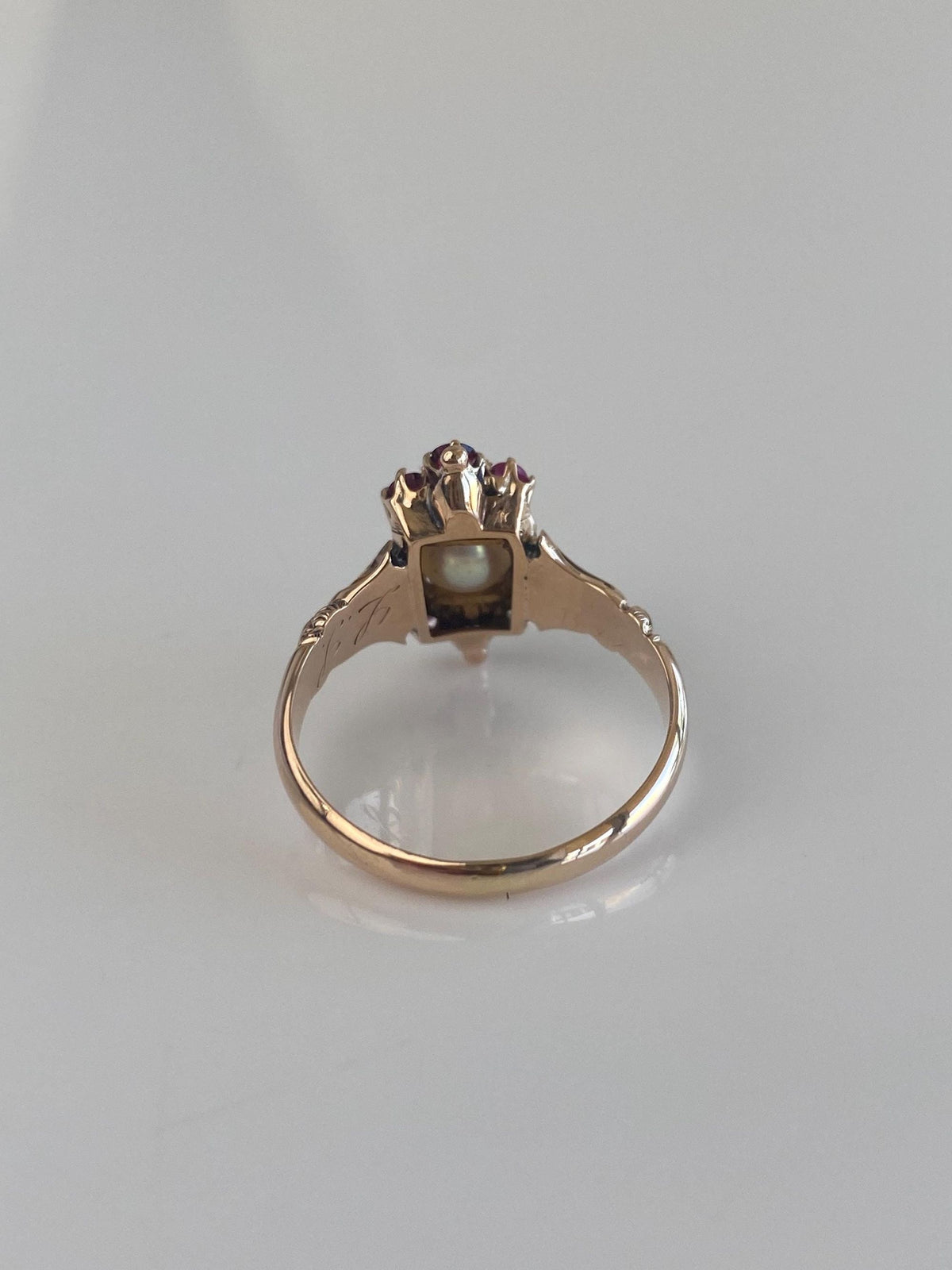 Vintage Solid 9k Rosey Gold Pink Sapphire Pearl Ring - Size 6.75
