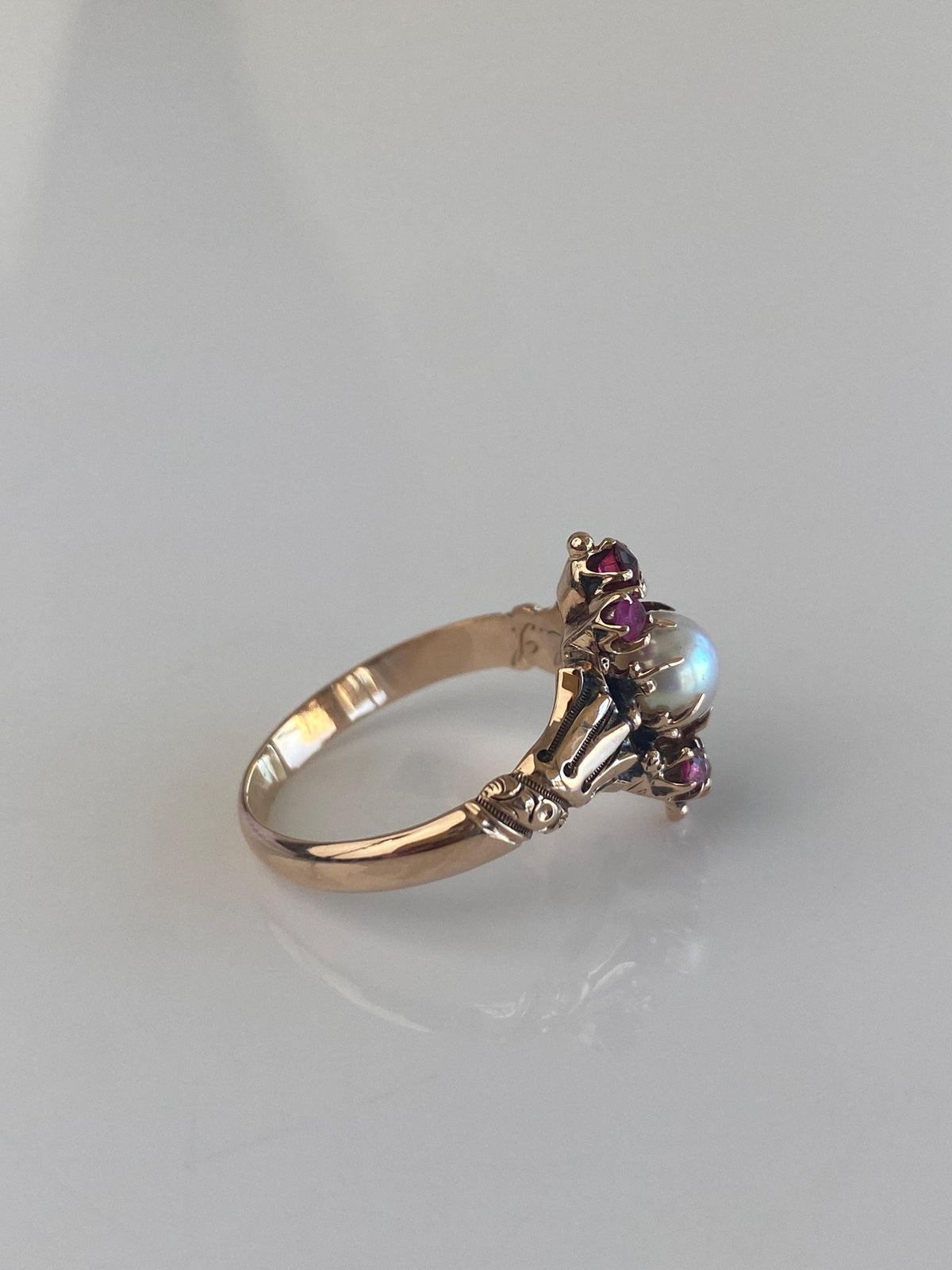 Vintage Solid 9k Rosey Gold Pink Sapphire Pearl Ring - Size 6.75