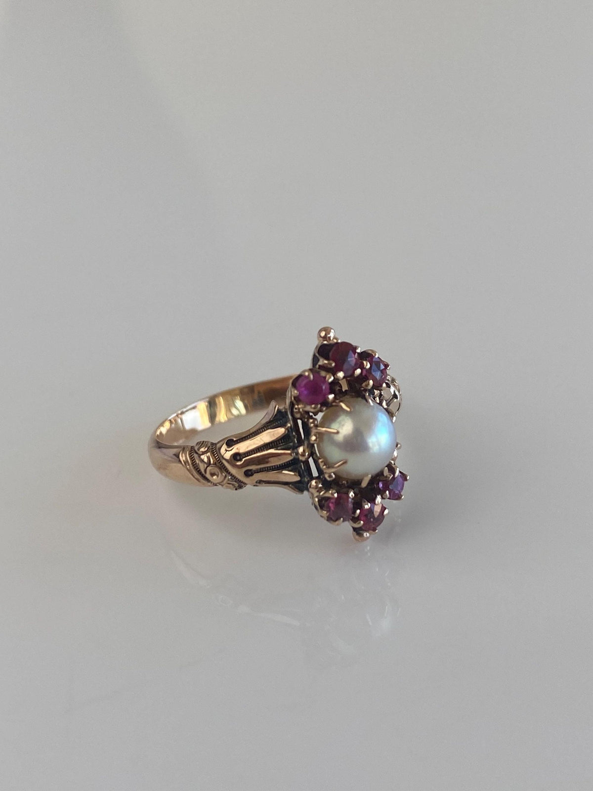 Vintage Solid 9k Rosey Gold Pink Sapphire Pearl Ring - Size 6.75