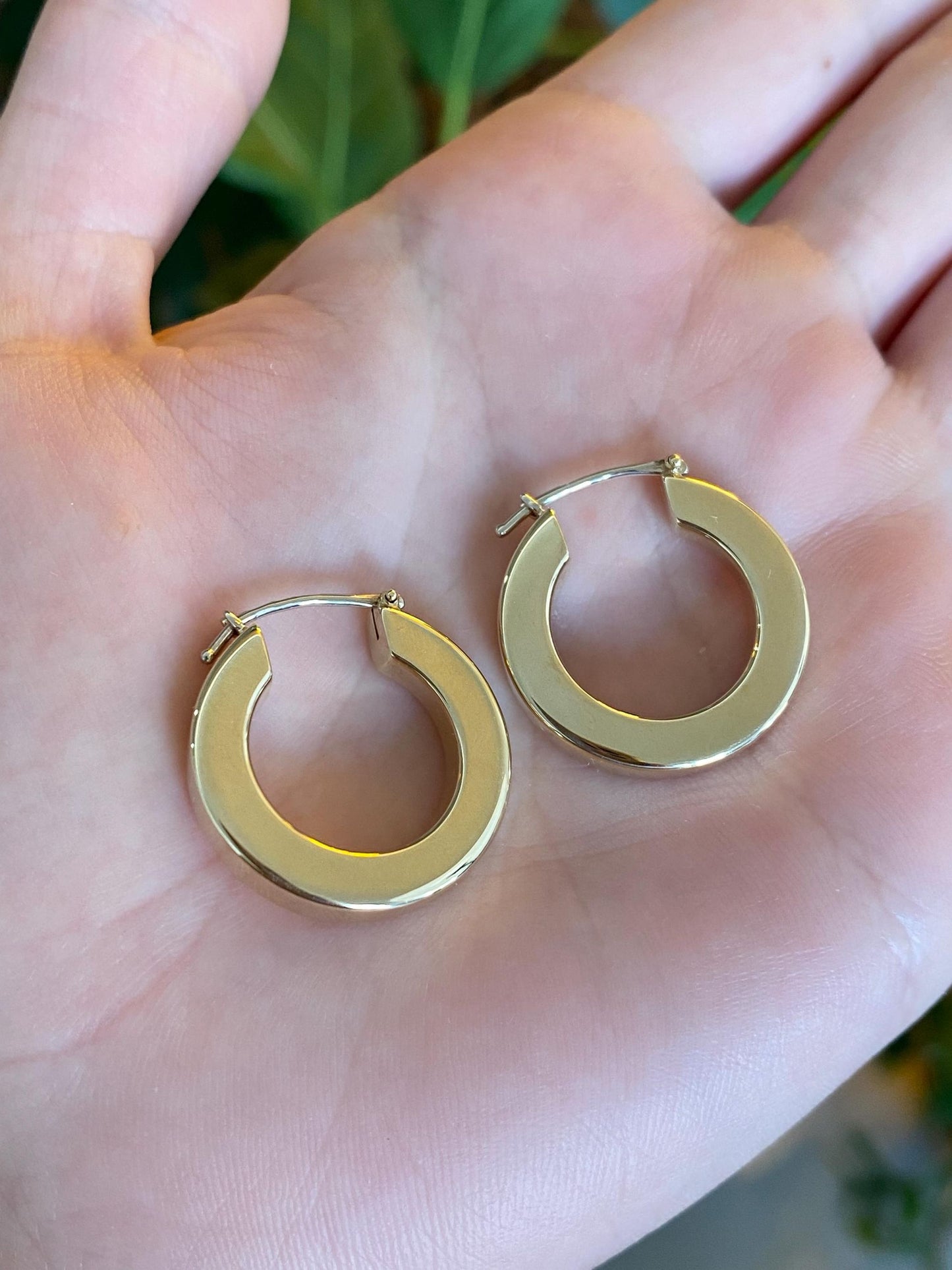 Vintage 14k Yellow Gold Square Edge Hoop Earrings