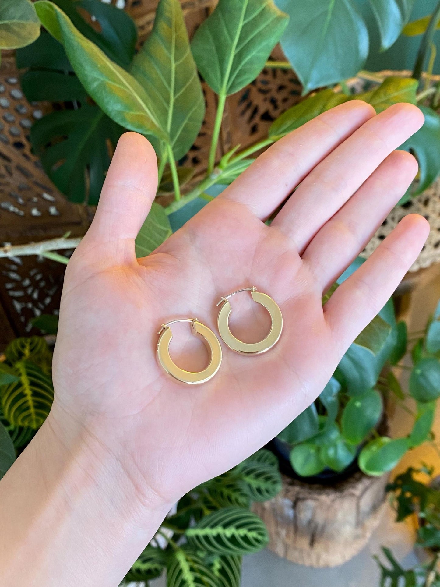 Vintage 14k Yellow Gold Square Edge Hoop Earrings