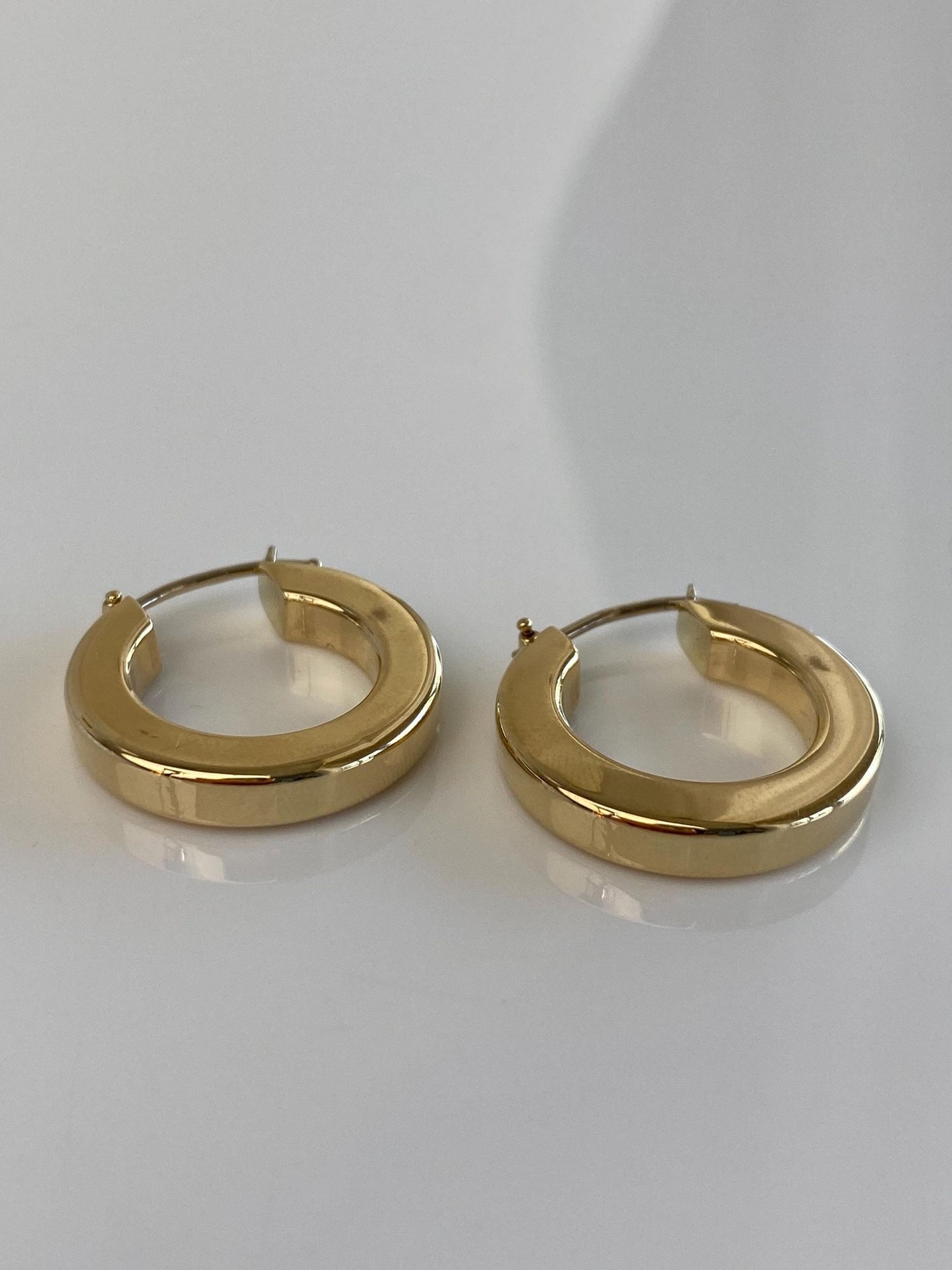 Vintage 14k Yellow Gold Square Edge Hoop Earrings