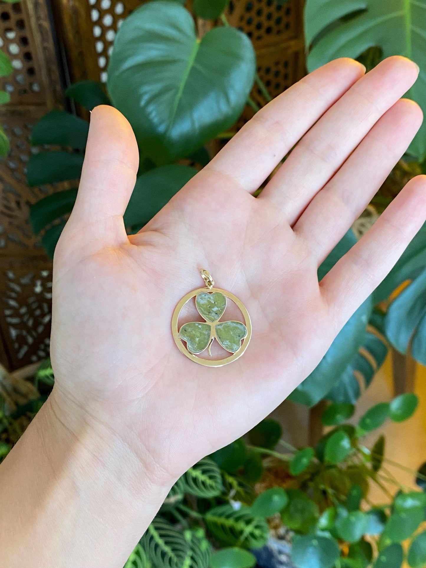 Vintage Solid 9k Yellow Gold Green Stone Clover Shamrock Charm