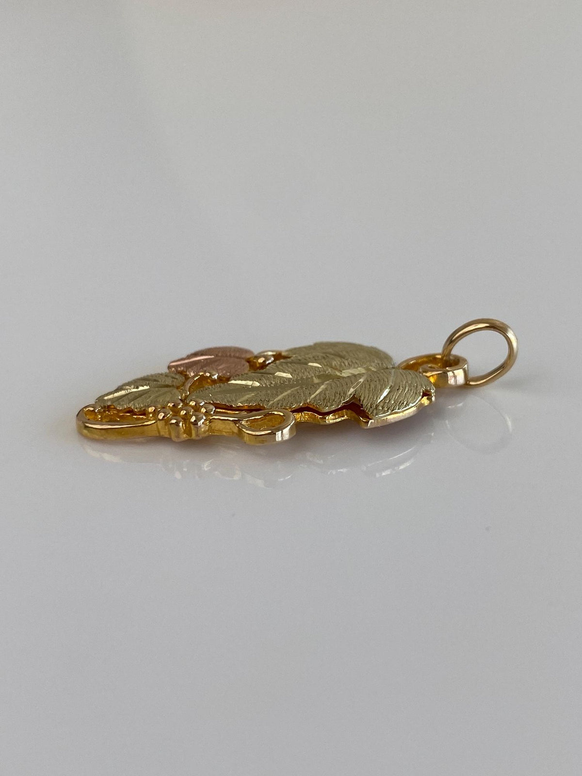 Vintage Solid 10k Black Hills Gold Grapevine Leaves Charm