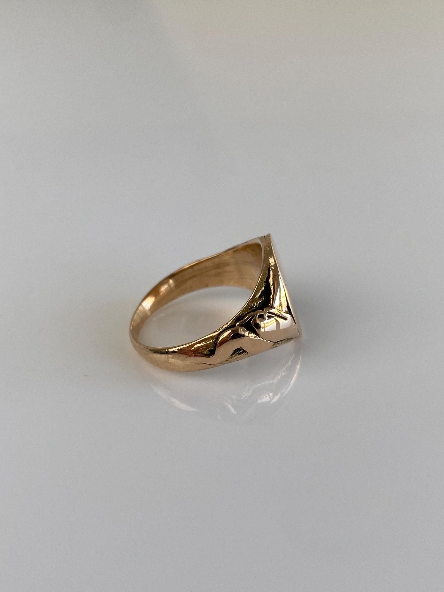 Vintage Solid 14k Yellow Gold Design Signet Ring - Size 5