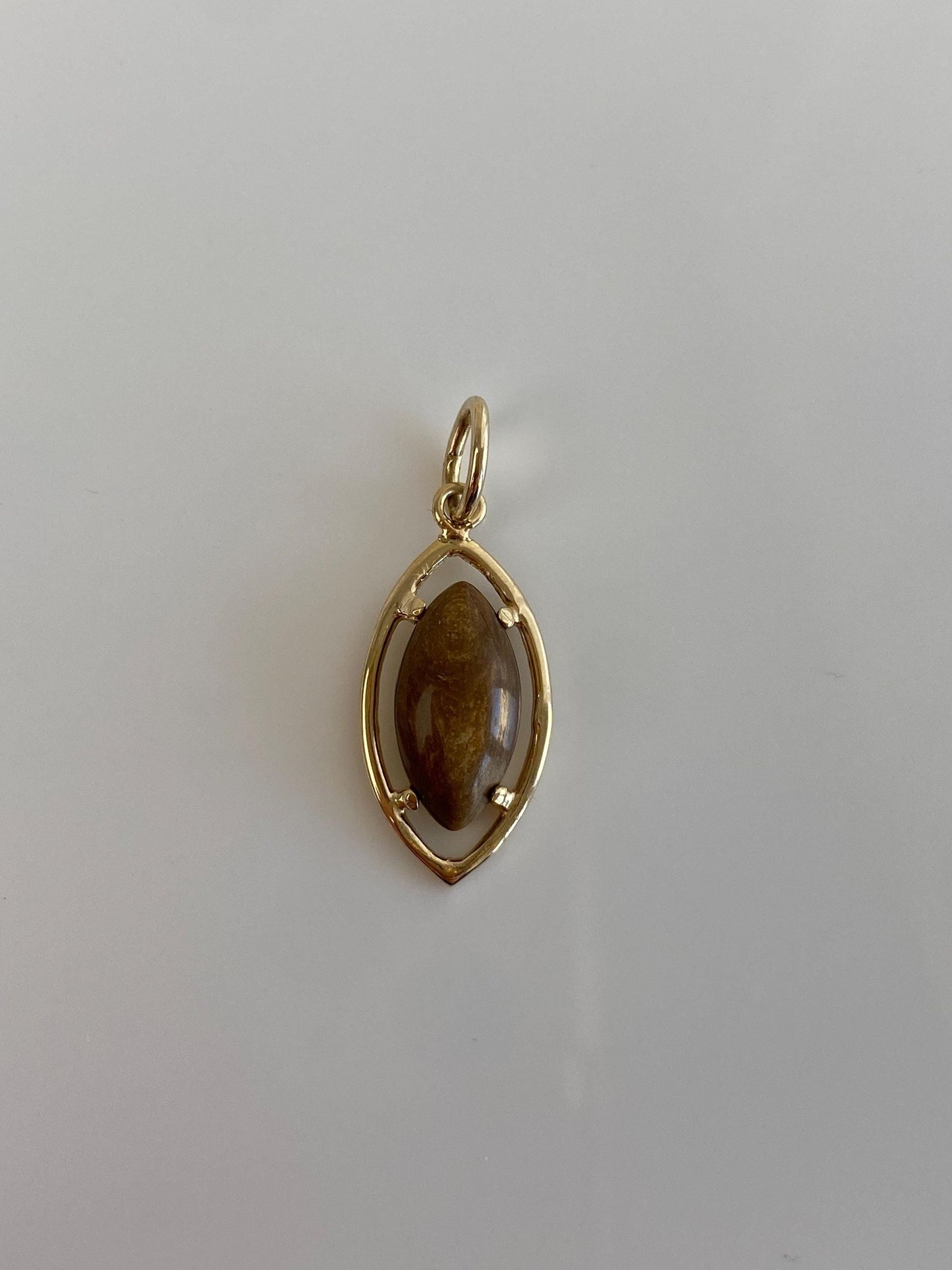 Vintage Solid 14k Yellow Gold Brown Marquis Agate Charm