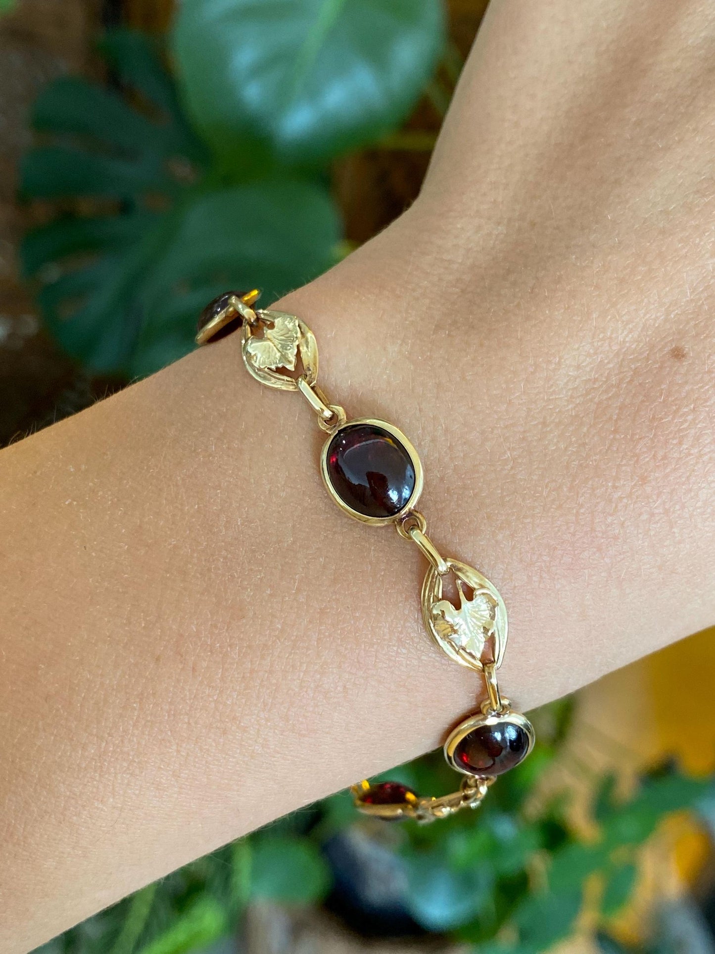 Vintage Solid 14k Yellow Gold Red Garnet Leaf Link Bracelet - 7.5 inches