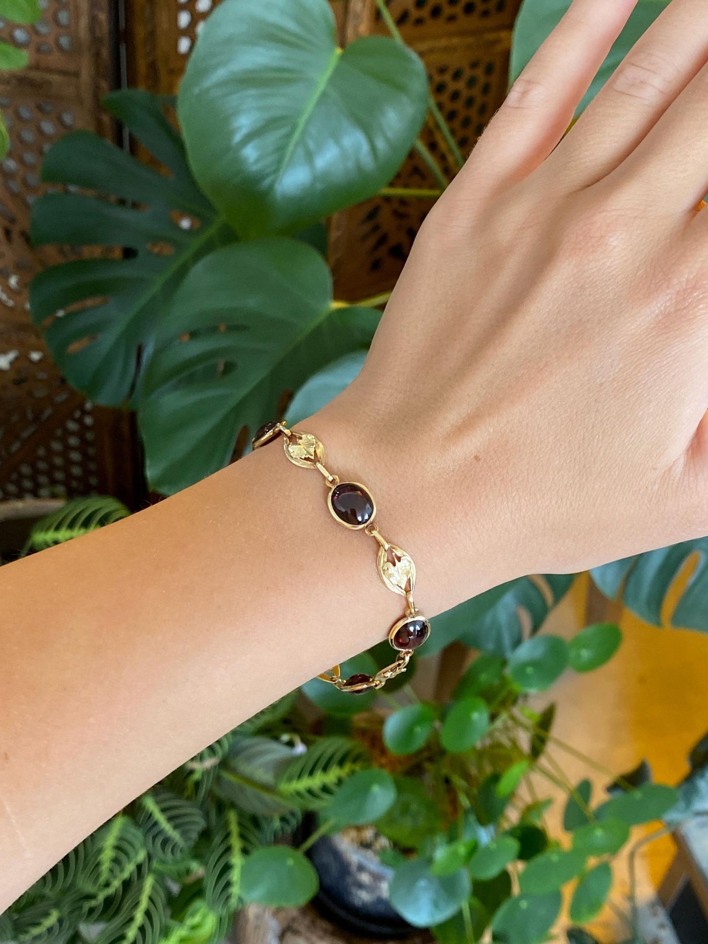 Vintage Solid 14k Yellow Gold Red Garnet Leaf Link Bracelet - 7.5 inches