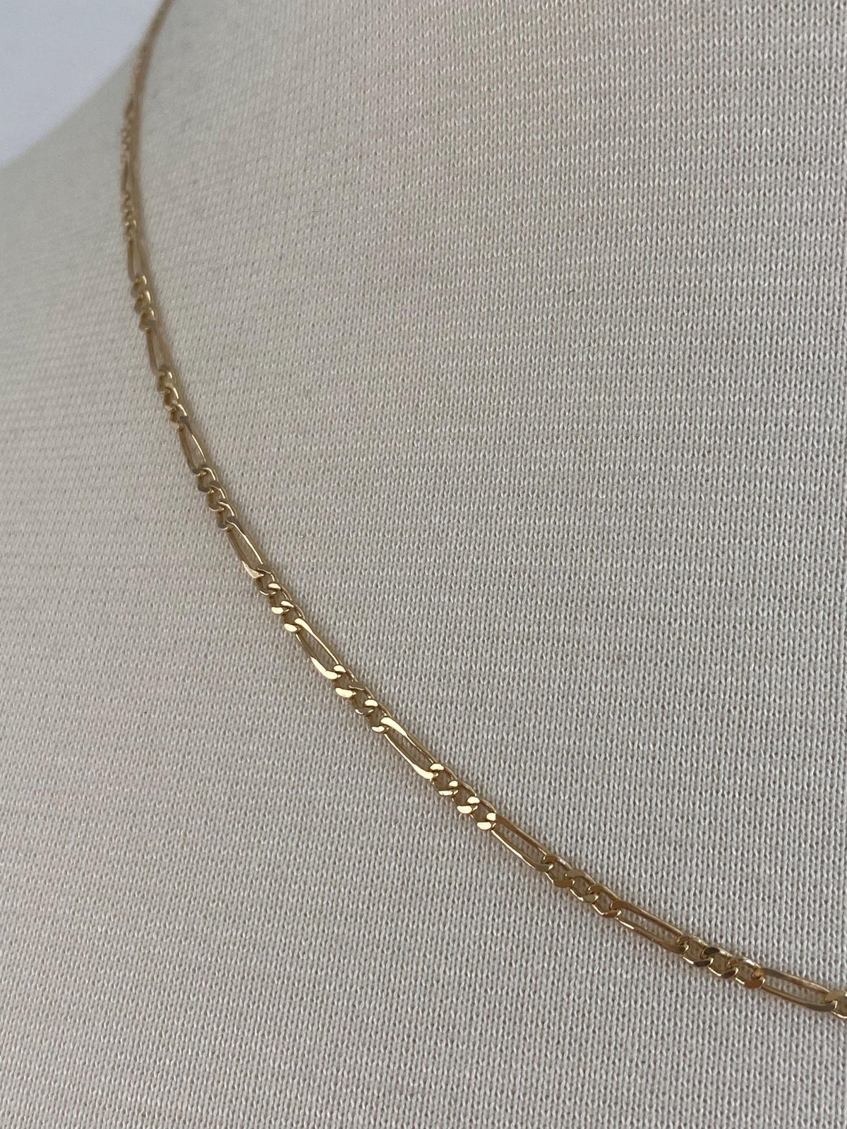 Vintage Solid 14k Yellow Gold Slim Figaro Chain Necklace - 18 inches