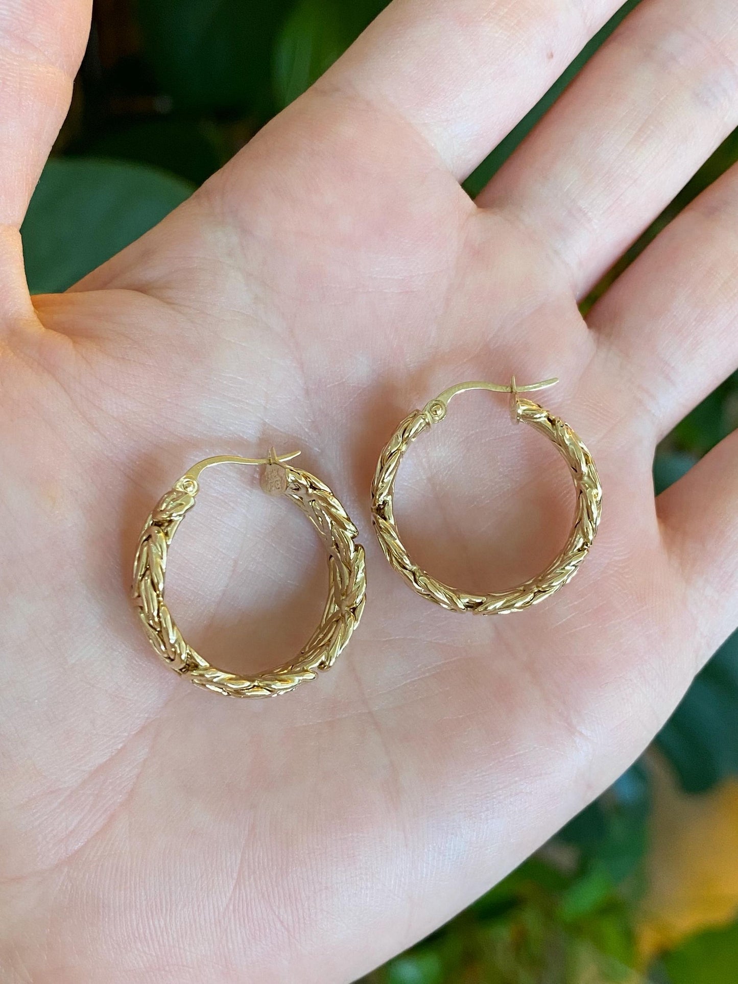 Vintage 14k Yellow Gold Byzantine Chain Hoop Earrings