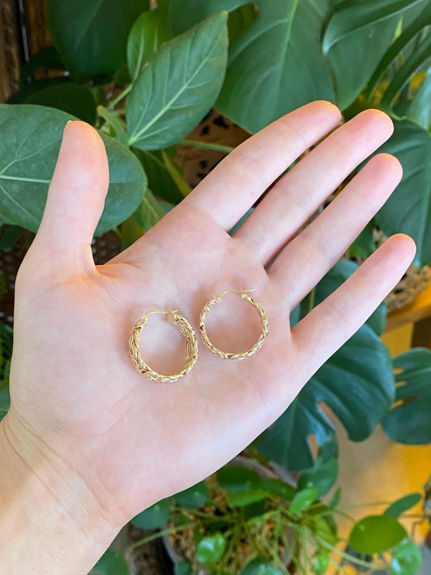 Vintage 14k Yellow Gold Byzantine Chain Hoop Earrings