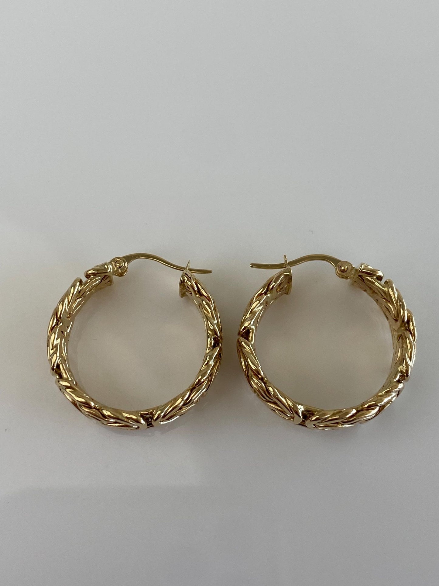 Vintage 14k Yellow Gold Byzantine Chain Hoop Earrings
