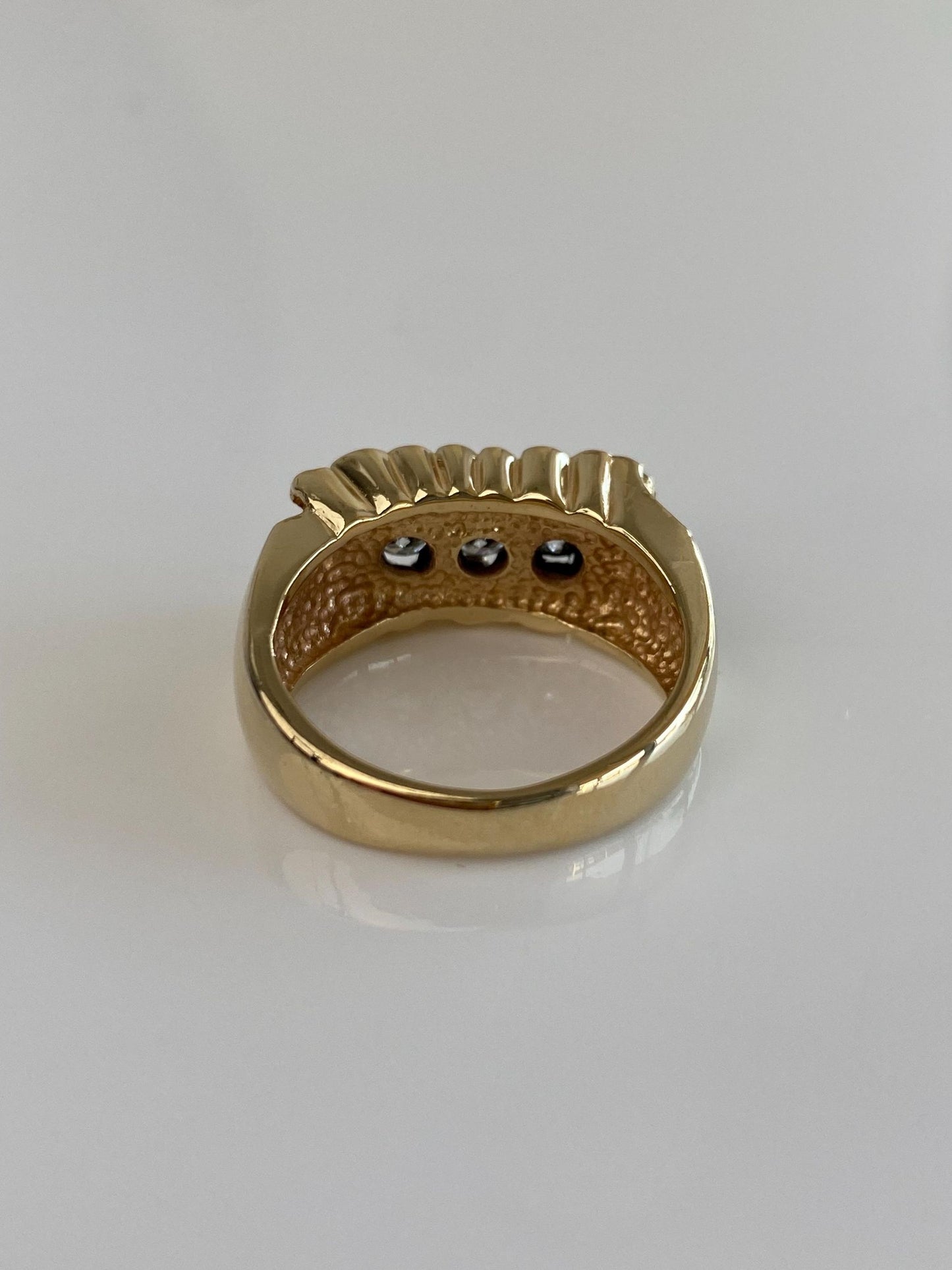 Vintage Solid 14k Yellow Gold Diamond Row Nugget Ring - Size 8.25