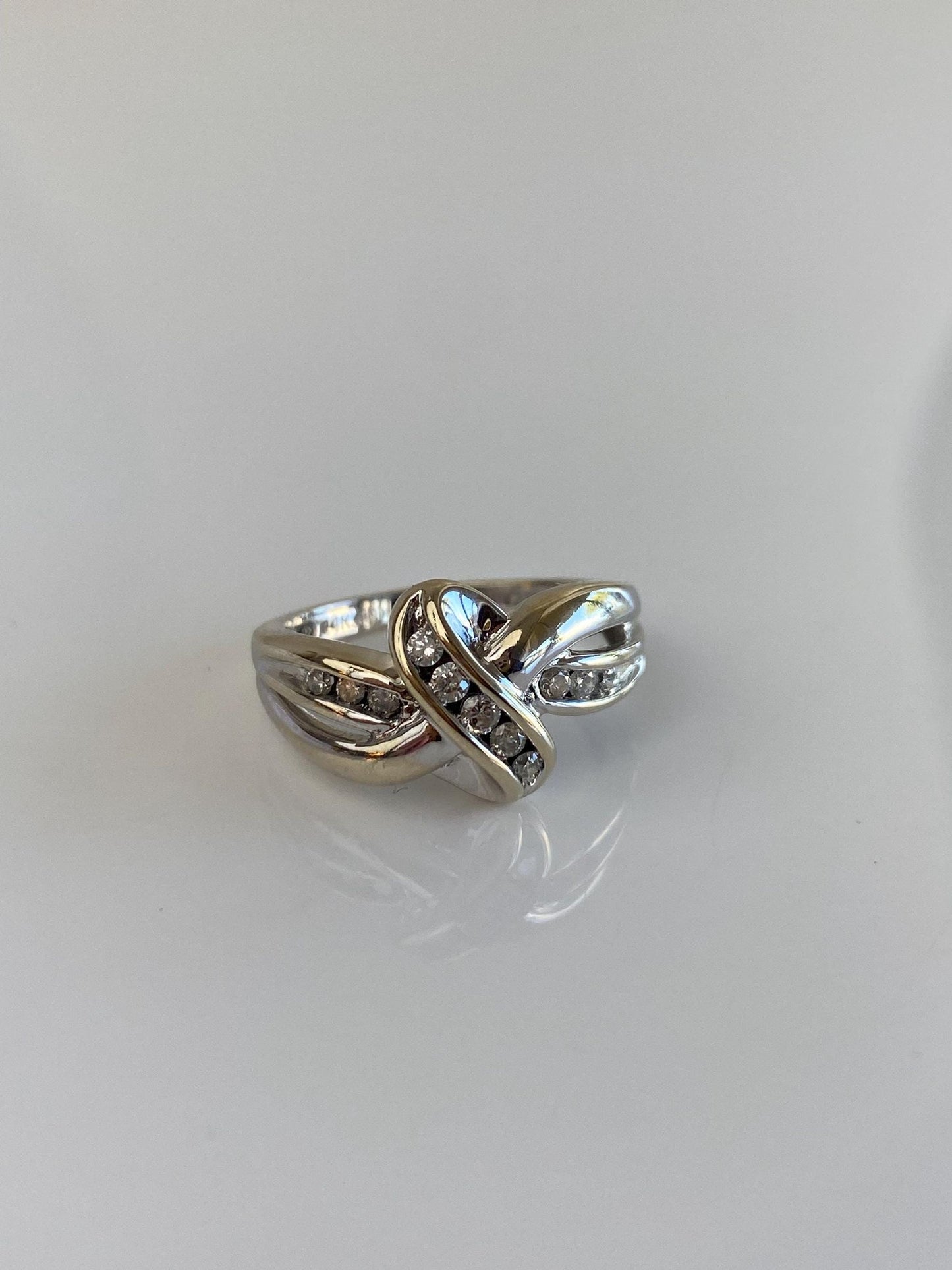 Vintage Solid 14k White Gold Diamond Twist Ring Band - Size 5.75