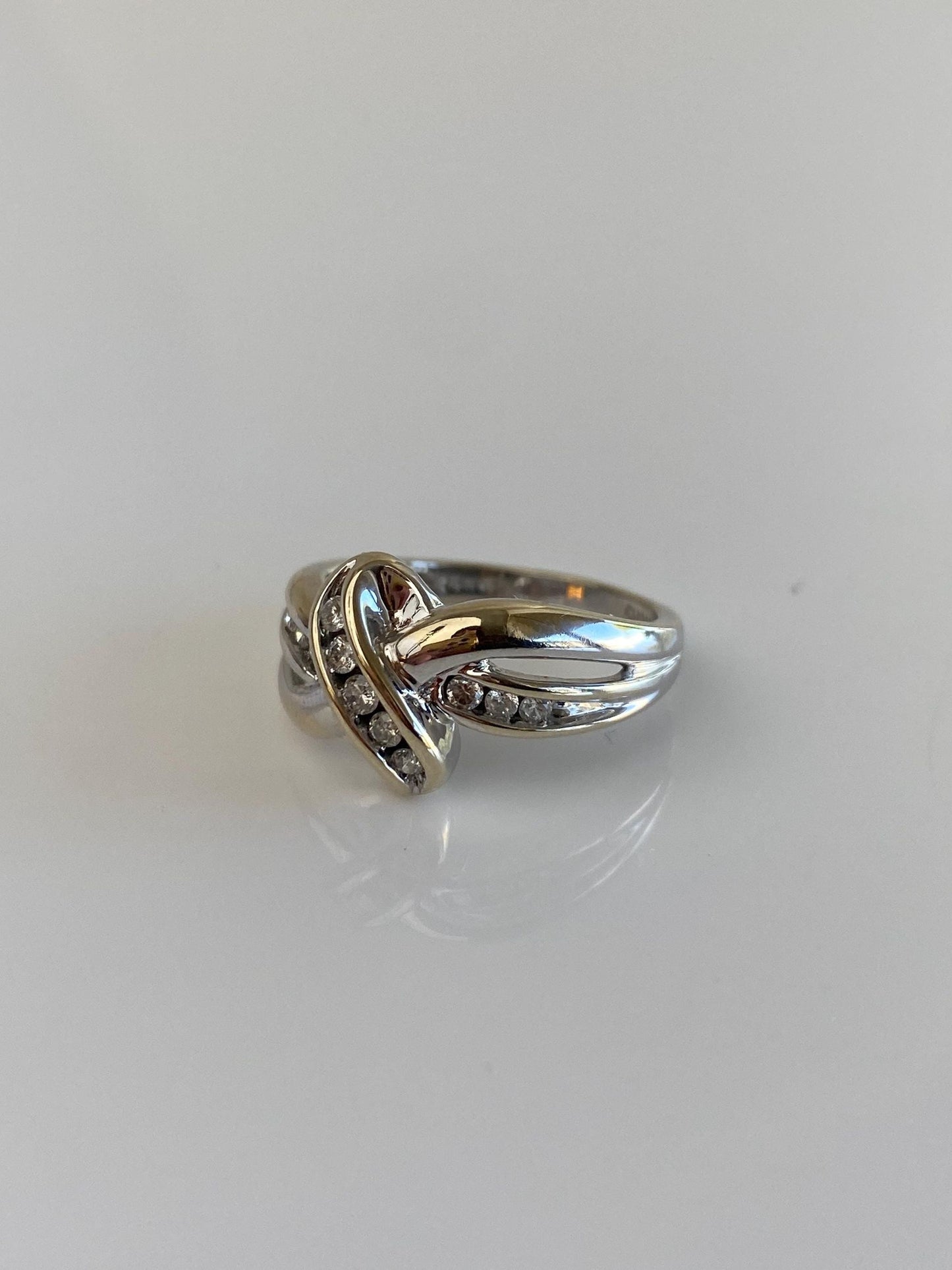 Vintage Solid 14k White Gold Diamond Twist Ring Band - Size 5.75