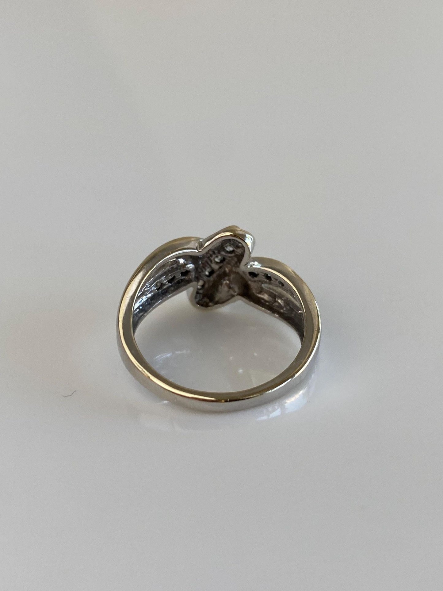 Vintage Solid 14k White Gold Diamond Twist Ring Band - Size 5.75