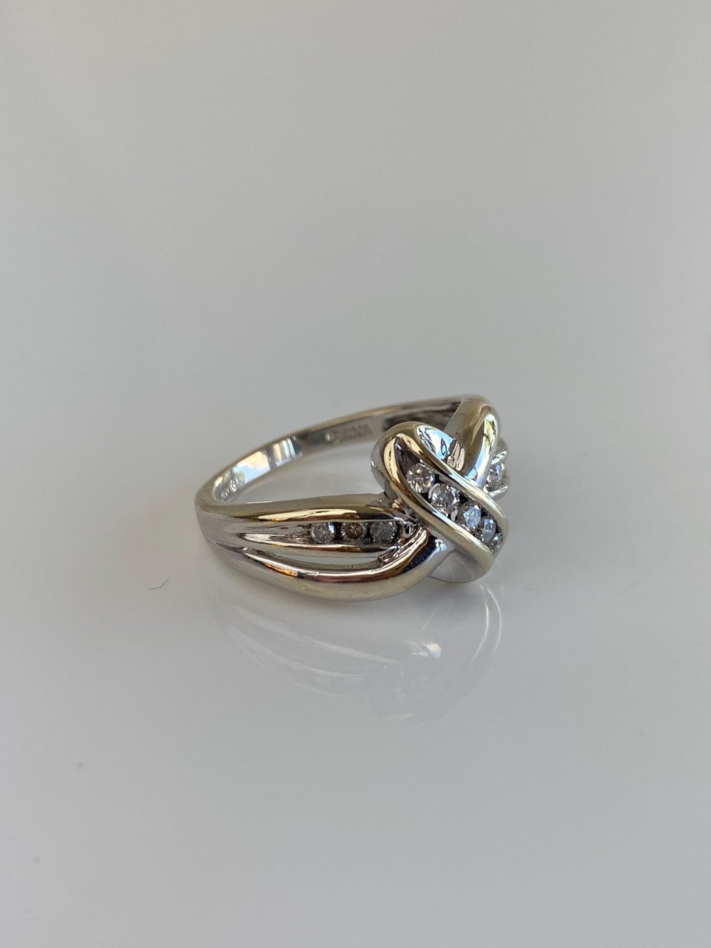 Vintage Solid 14k White Gold Diamond Twist Ring Band - Size 5.75