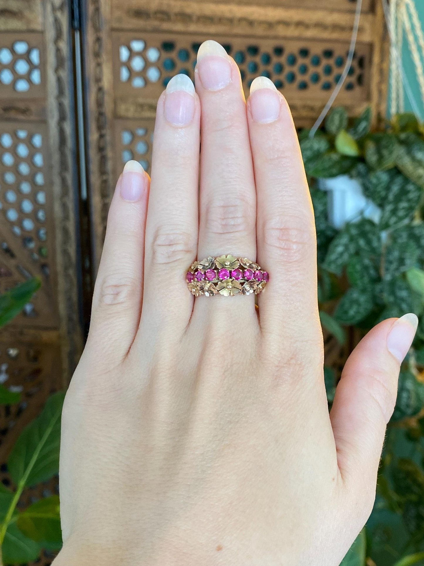 Vintage Solid 10k Yellow Gold Pink Sapphire Flowers Ring - Size 5.75