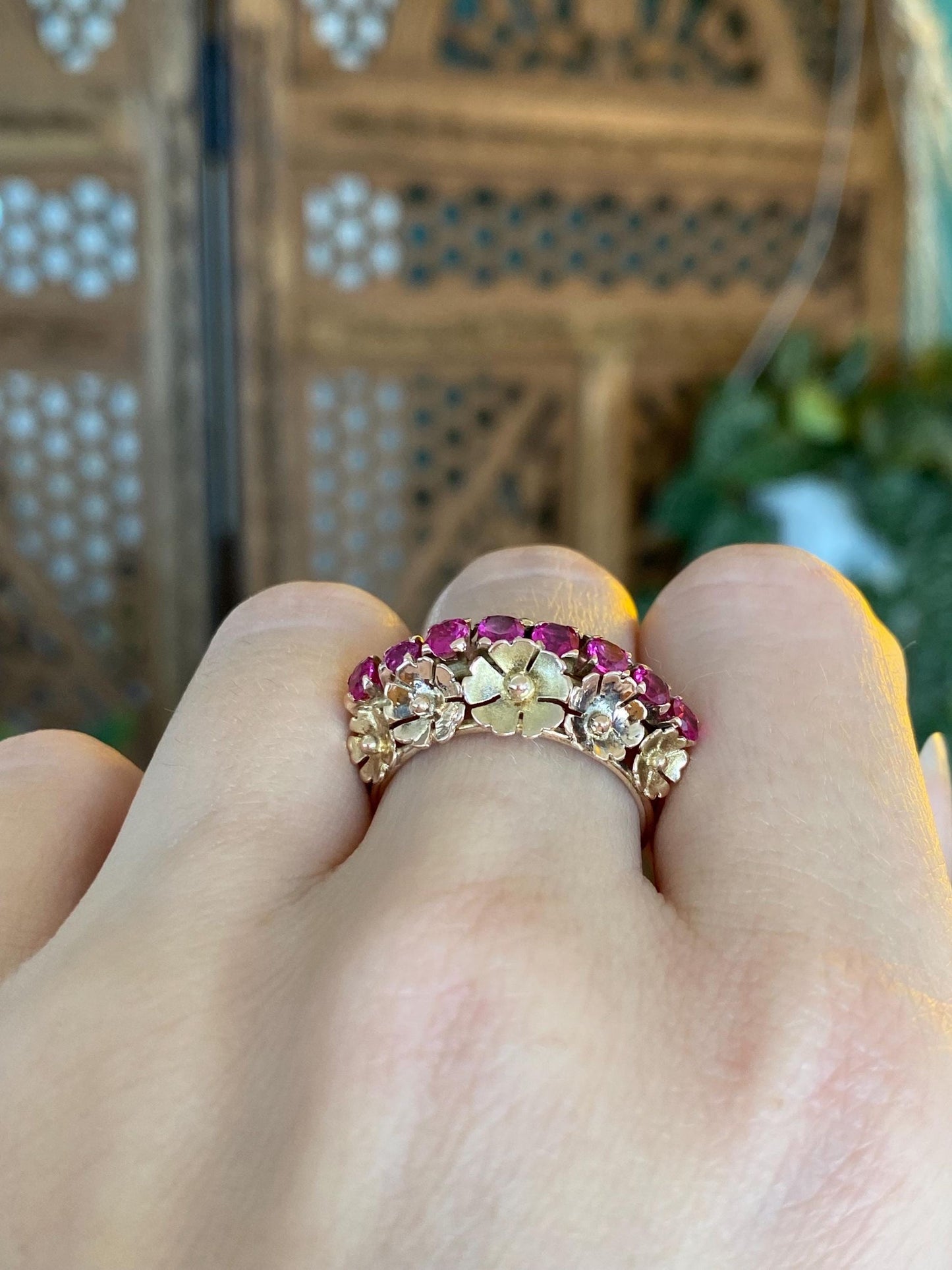 Vintage Solid 10k Yellow Gold Pink Sapphire Flowers Ring - Size 5.75