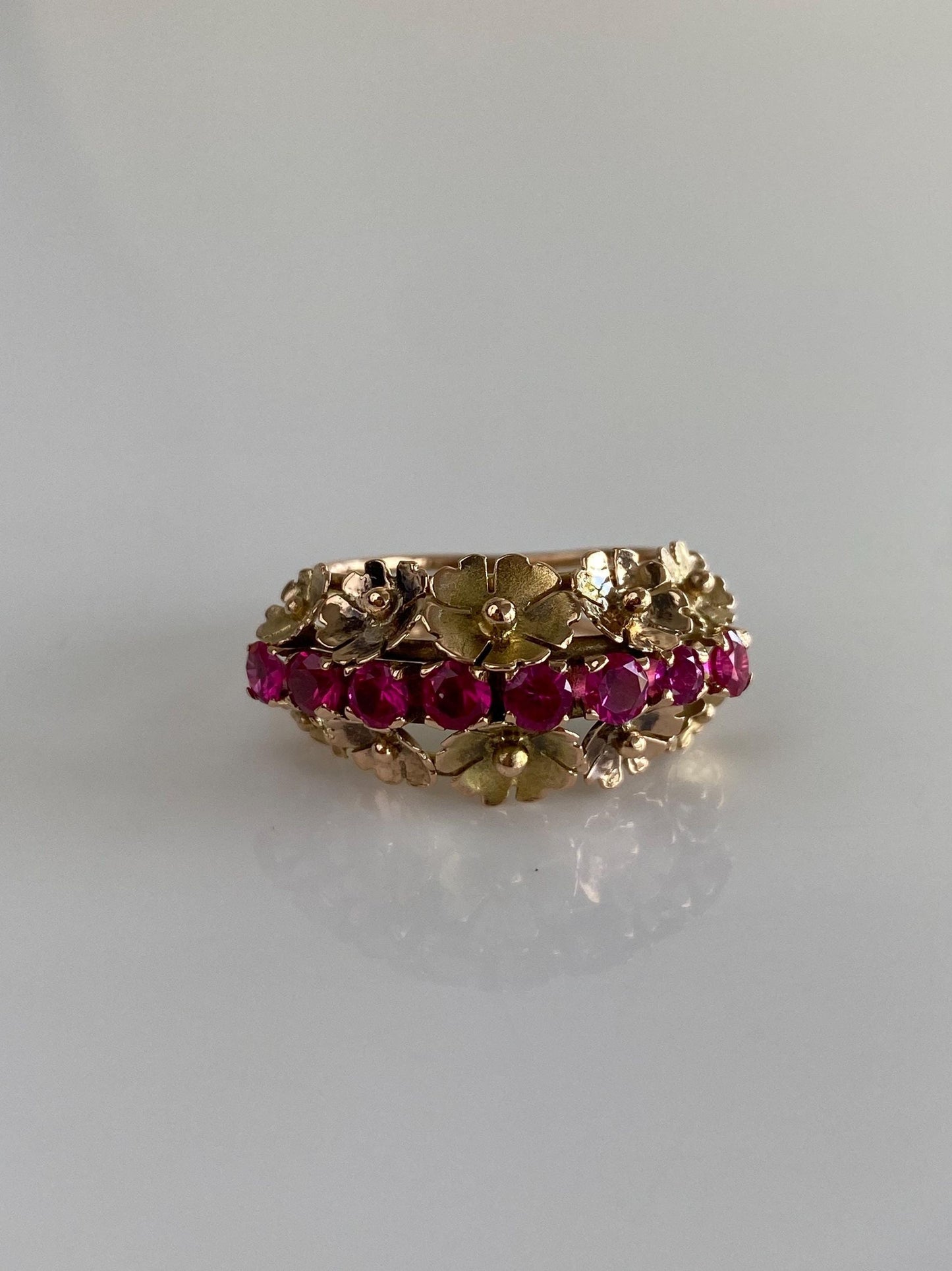 Vintage Solid 10k Yellow Gold Pink Sapphire Flowers Ring - Size 5.75