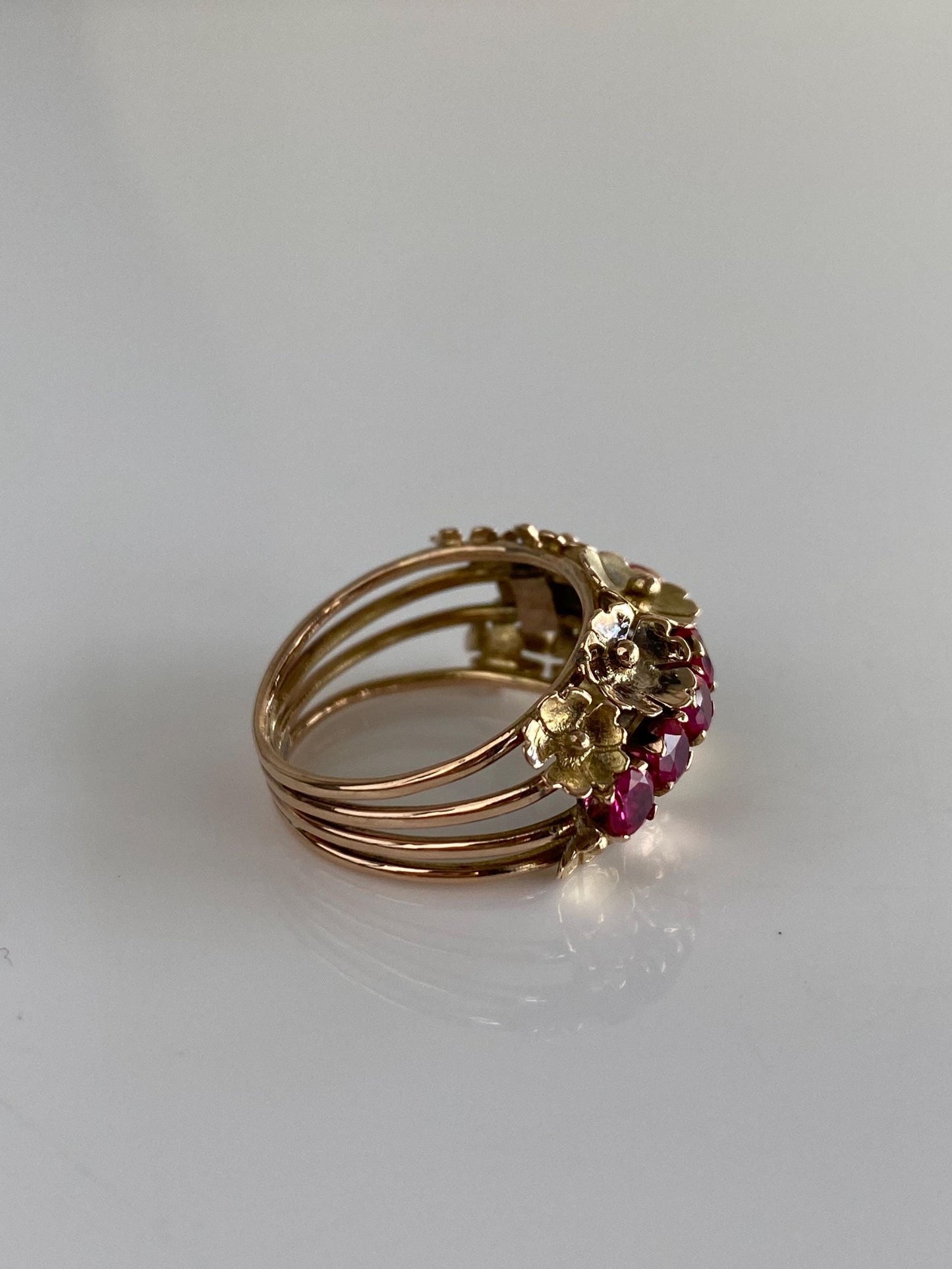 Vintage Solid 10k Yellow Gold Pink Sapphire Flowers Ring - Size 5.75