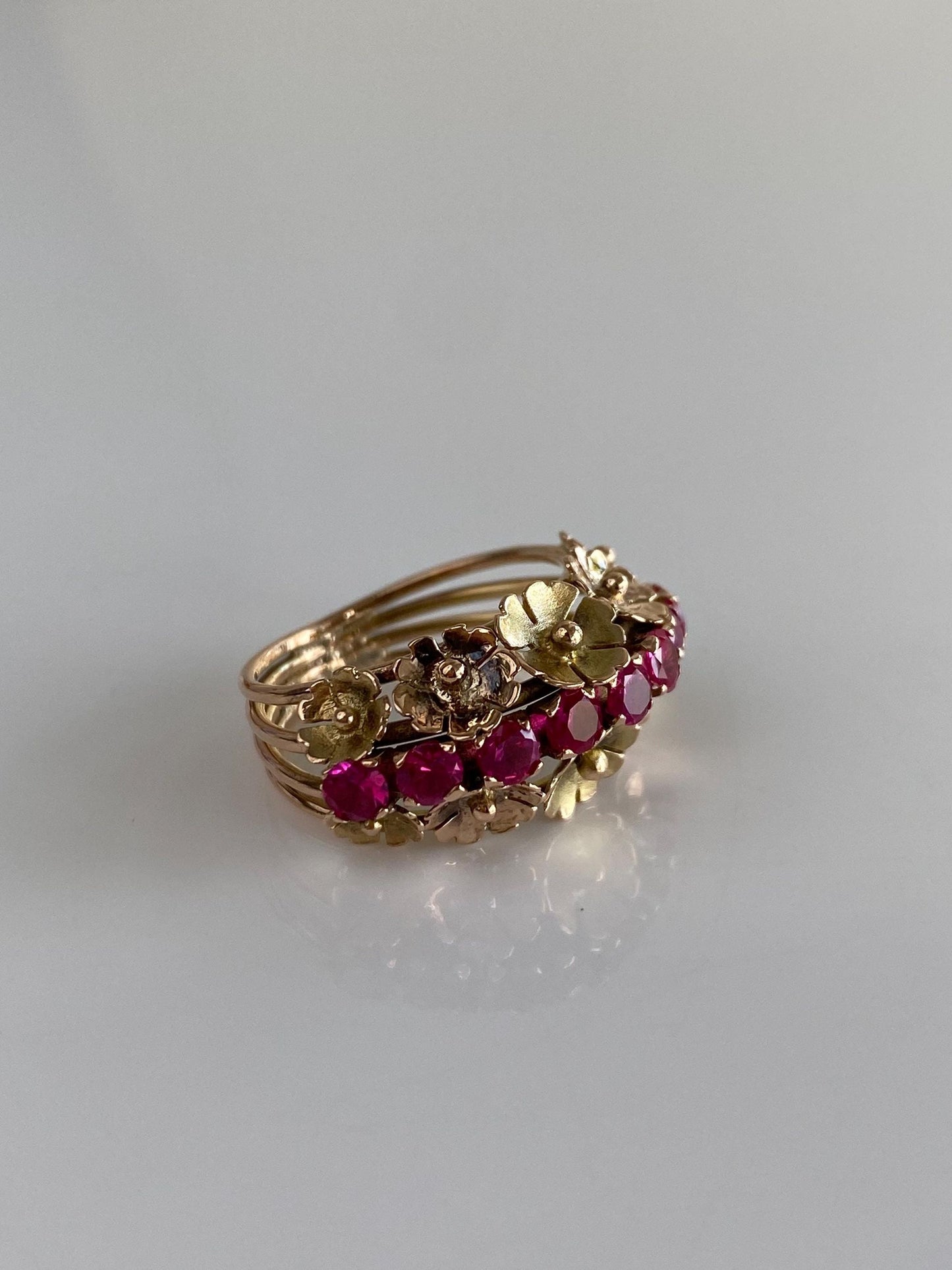 Vintage Solid 10k Yellow Gold Pink Sapphire Flowers Ring - Size 5.75