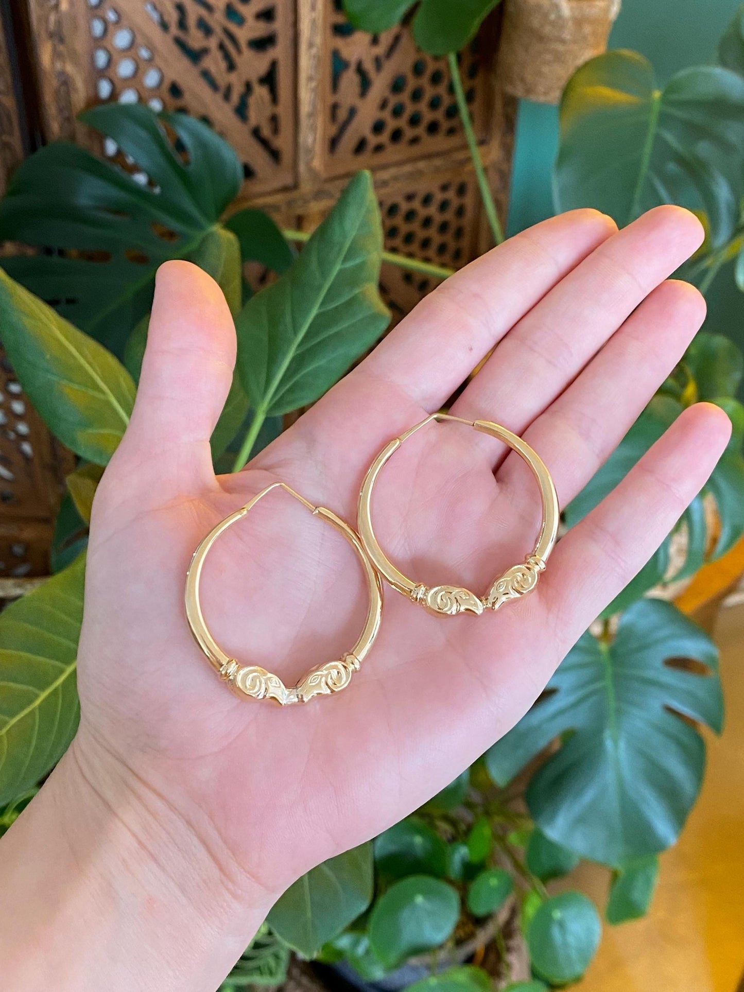 Vintage 18k Yellow Gold Ram Head Hoop Earrings