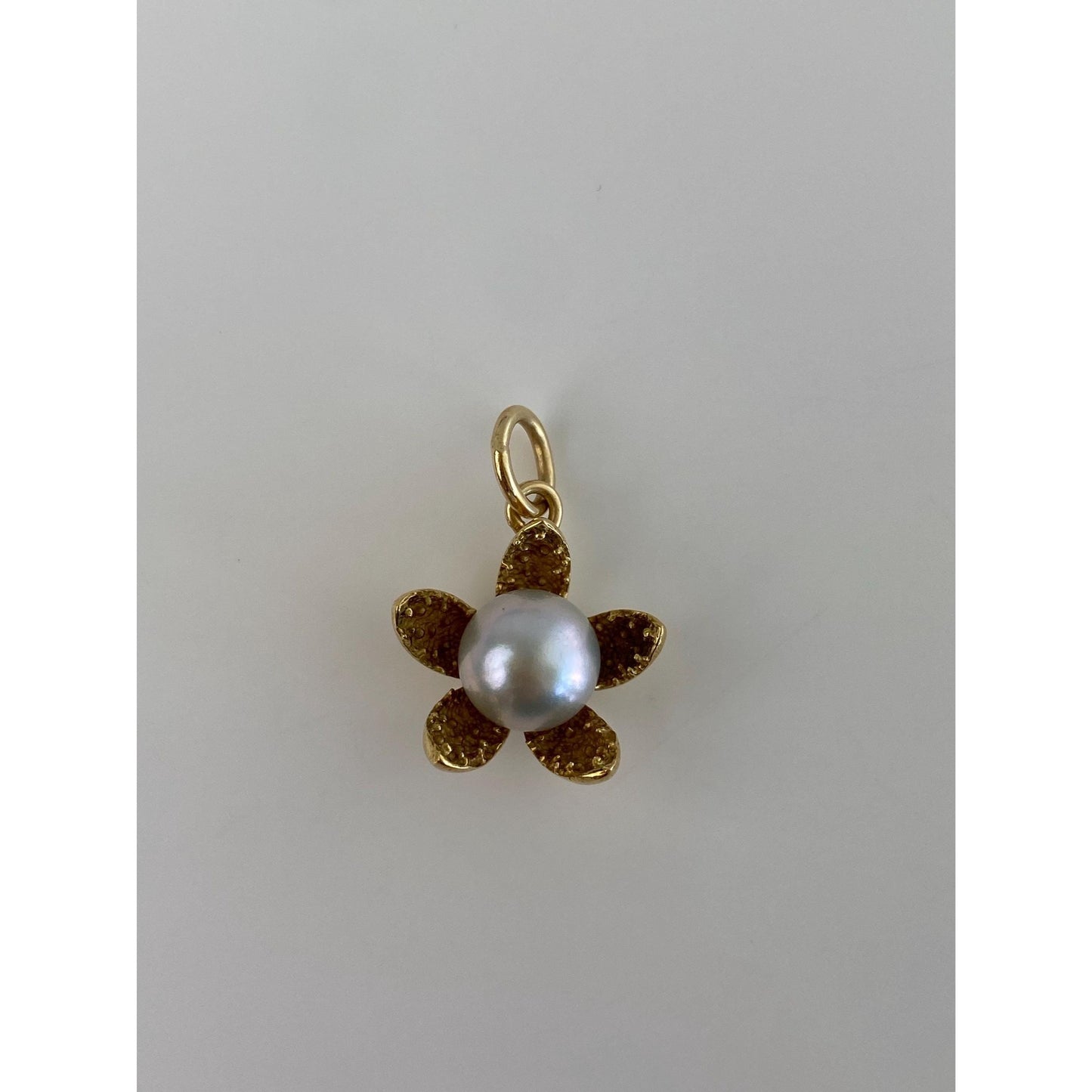 Vintage Solid 18k Yellow Gold Pearl Flower Charm