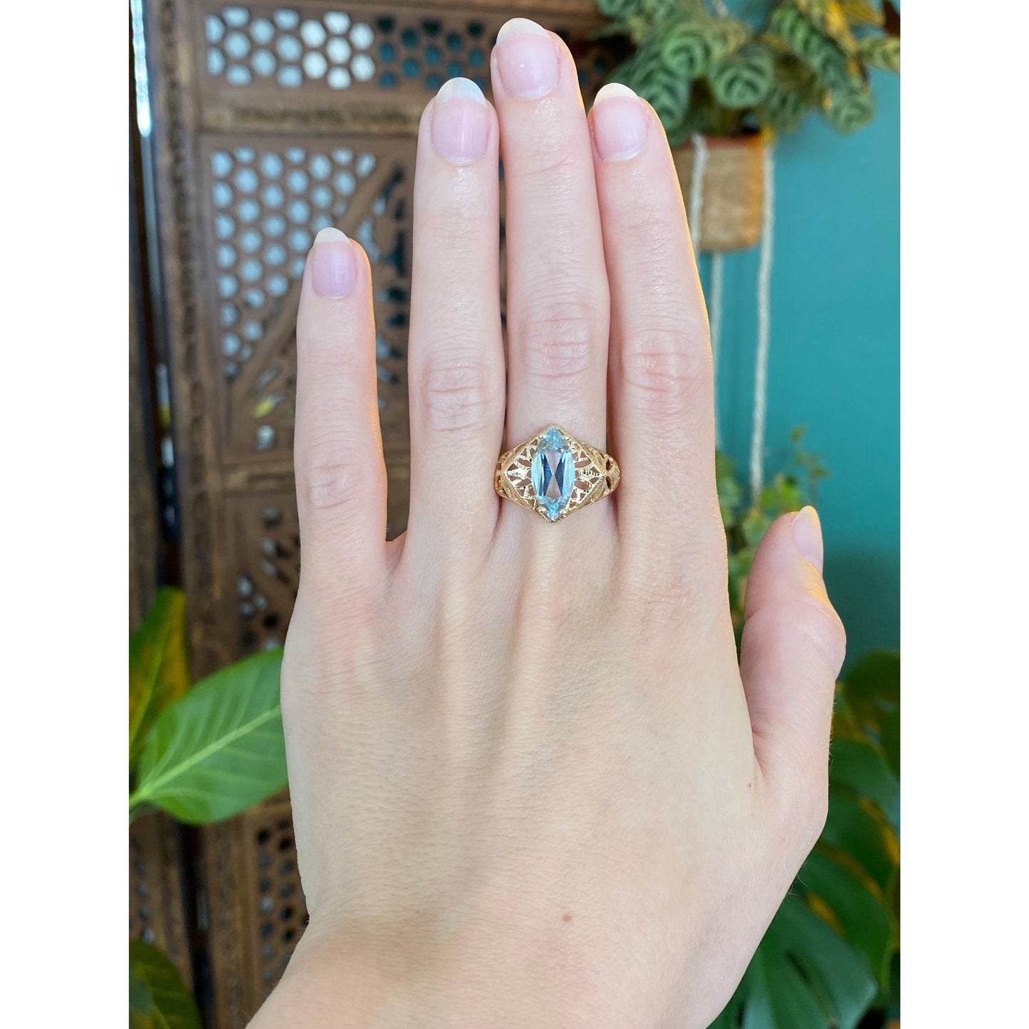 Vintage Solid 14k Yellow Gold Aquamarine Diamond Cut Ring - Size 8