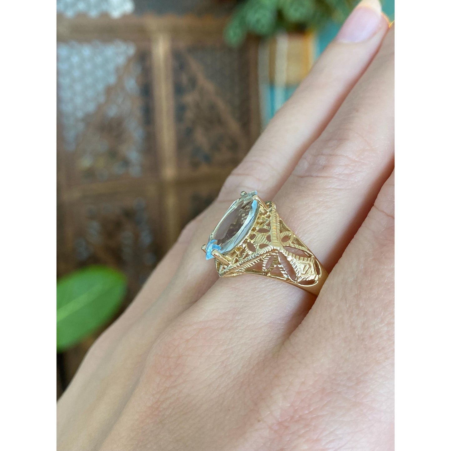 Vintage Solid 14k Yellow Gold Aquamarine Diamond Cut Ring - Size 8