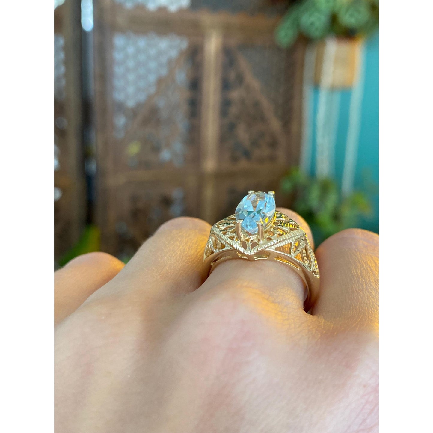 Vintage Solid 14k Yellow Gold Aquamarine Diamond Cut Ring - Size 8