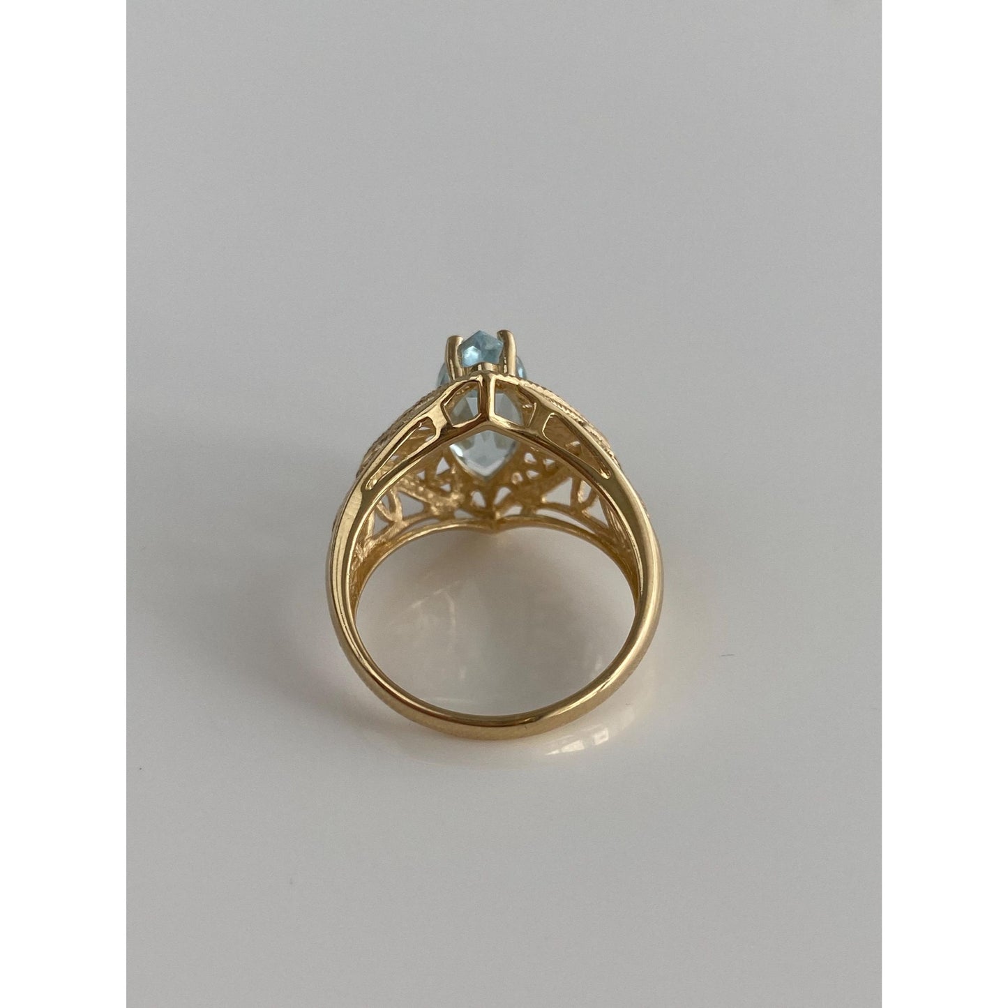 Vintage Solid 14k Yellow Gold Aquamarine Diamond Cut Ring - Size 8