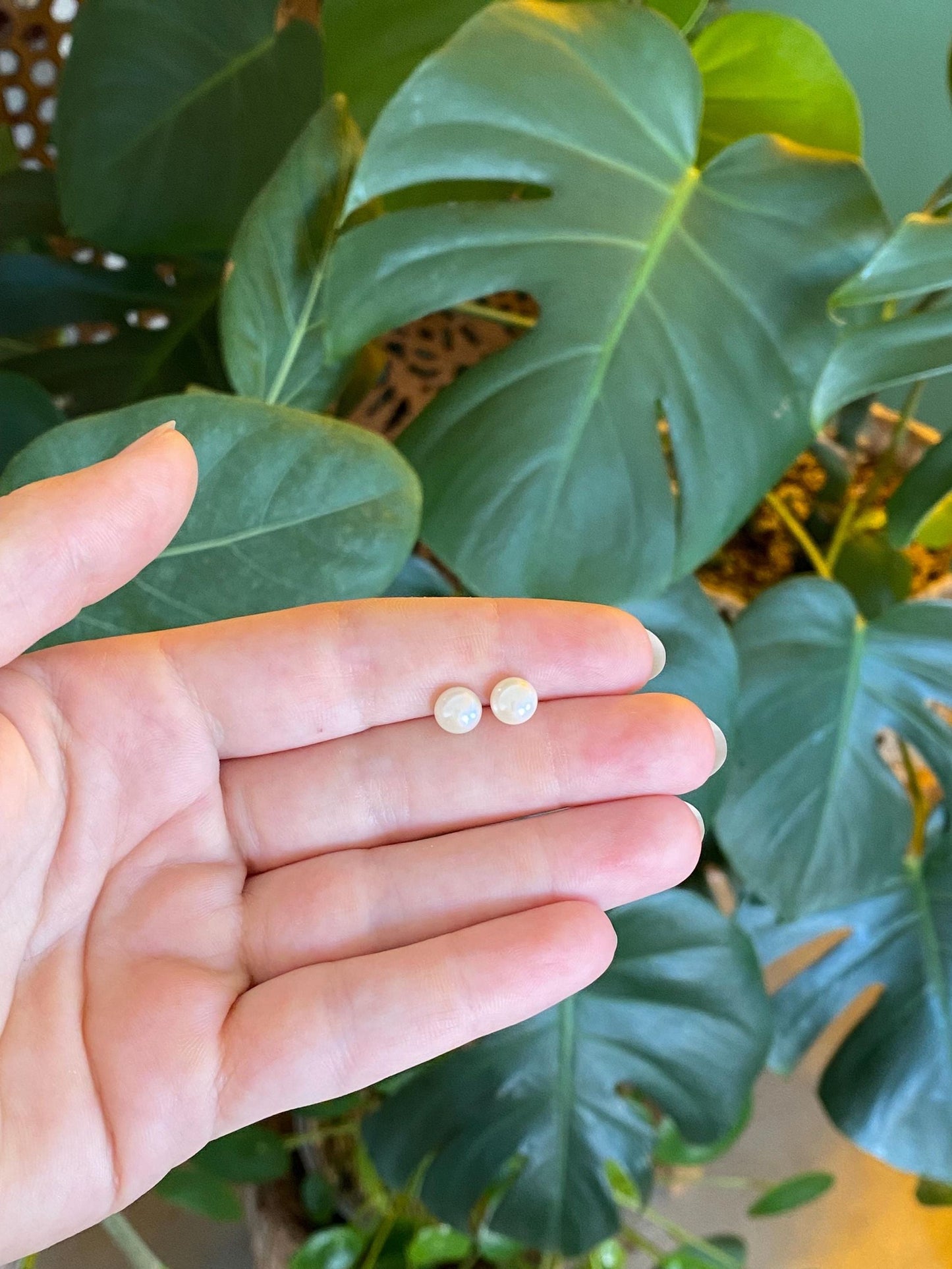 Vintage Solid 14k Yellow Gold Pearl Stud Earrings