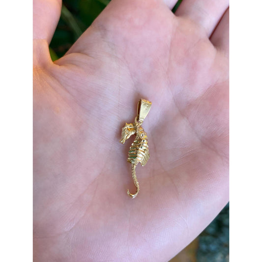 Vintage Solid 14k Yellow Gold Diamond Cut Seahorse Charm