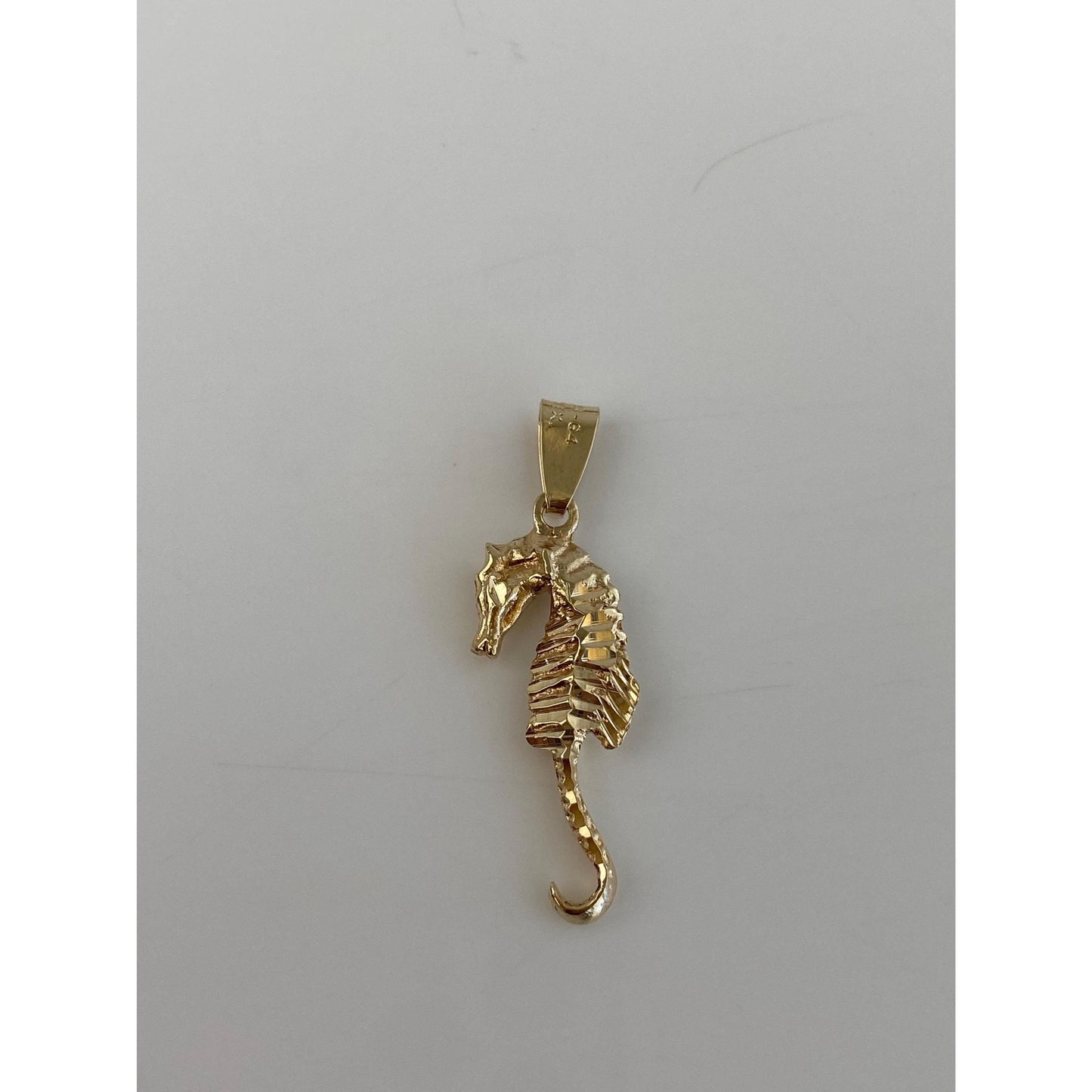 Vintage Solid 14k Yellow Gold Diamond Cut Seahorse Charm