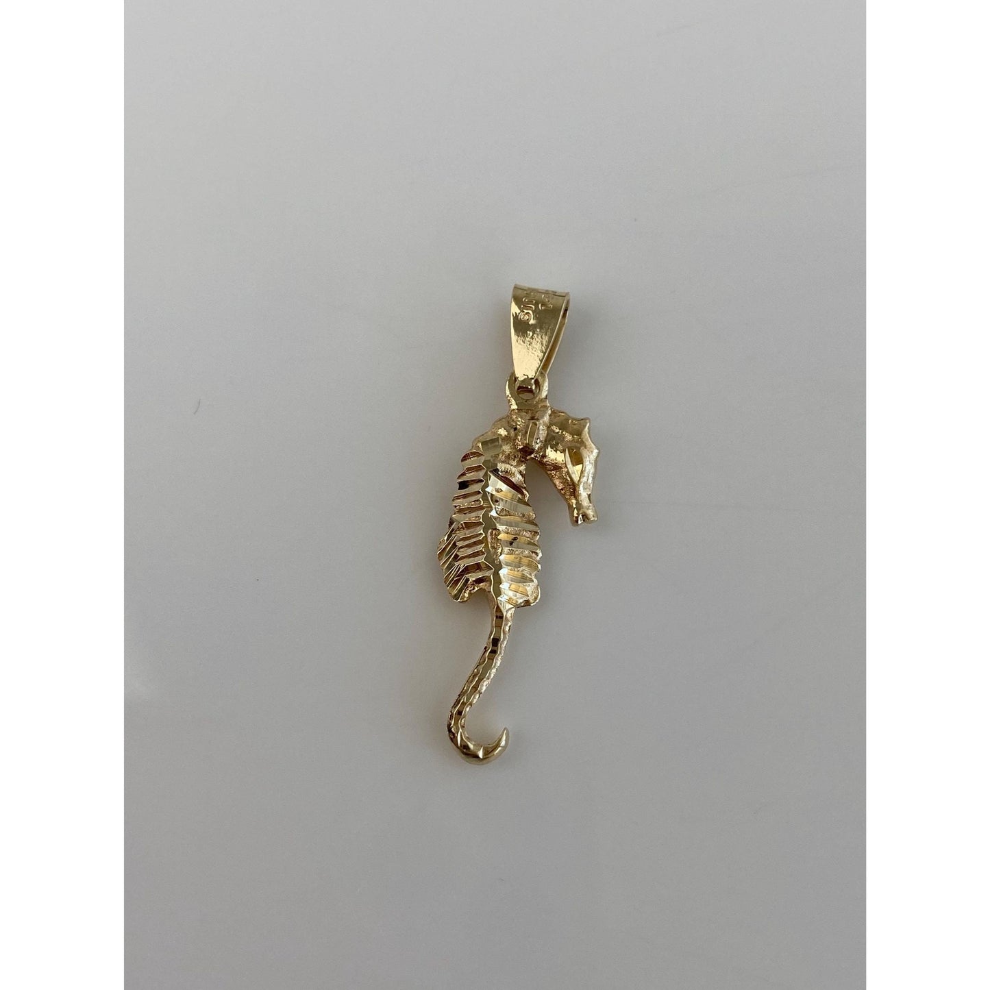 Vintage Solid 14k Yellow Gold Diamond Cut Seahorse Charm