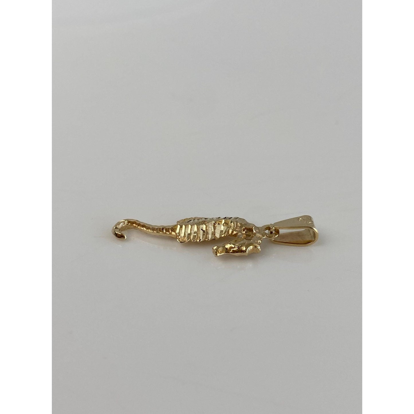 Vintage Solid 14k Yellow Gold Diamond Cut Seahorse Charm