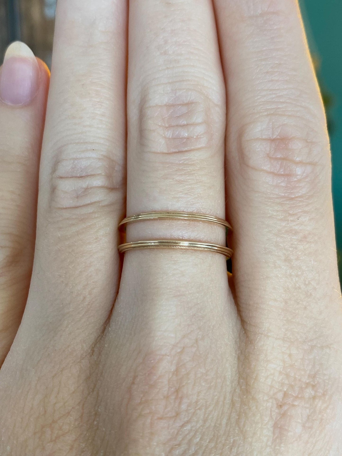 Vintage Solid 14k Yellow Gold Lined Beveled 2 Piece Ring Band - Size 7.25