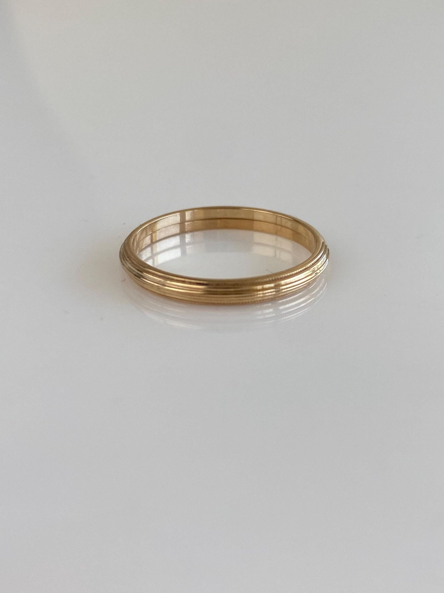 Vintage Solid 14k Yellow Gold Lined Beveled 2 Piece Ring Band - Size 7.25