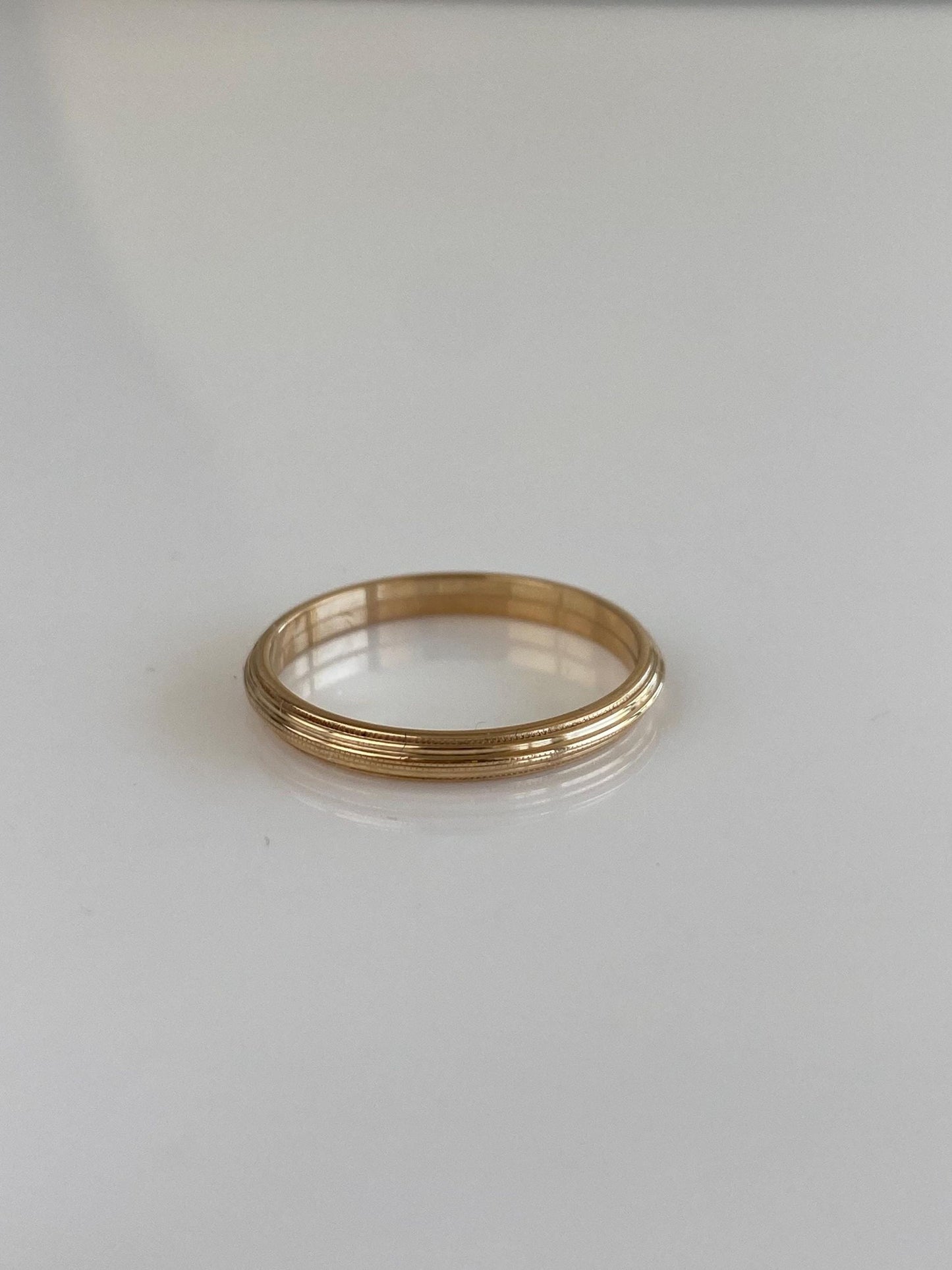 Vintage Solid 14k Yellow Gold Lined Beveled 2 Piece Ring Band - Size 7.25