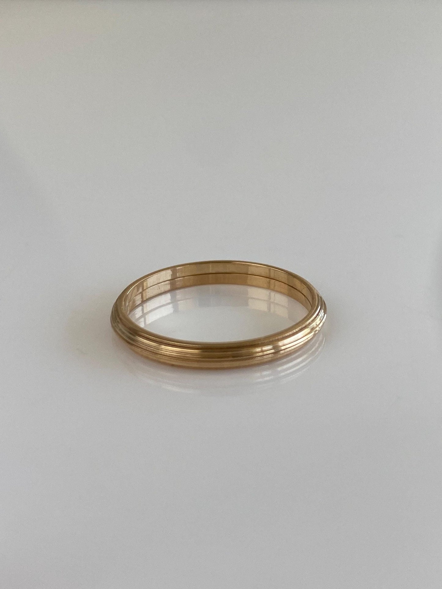 Vintage Solid 14k Yellow Gold Lined Beveled 2 Piece Ring Band - Size 7.25