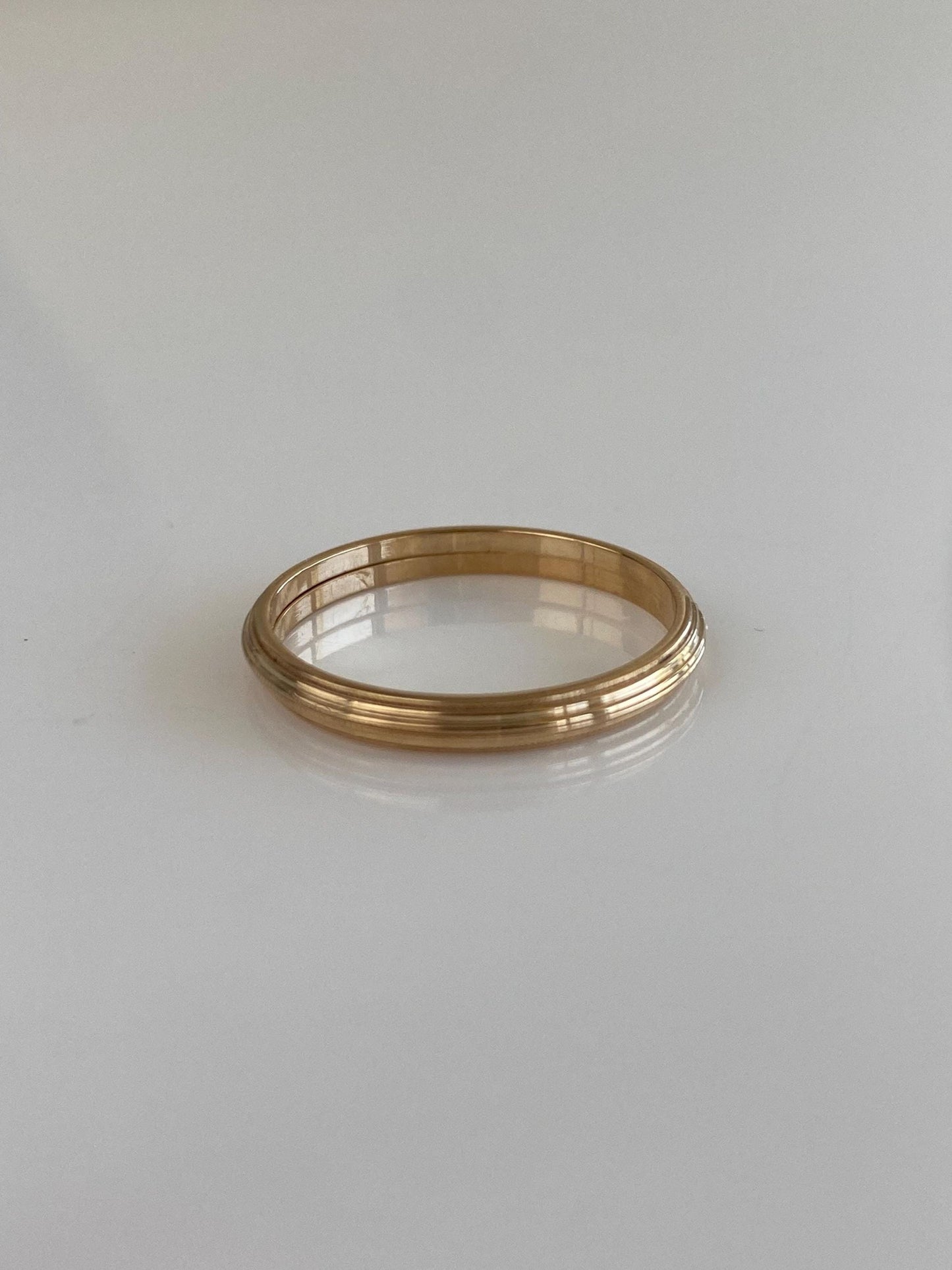 Vintage Solid 14k Yellow Gold Lined Beveled 2 Piece Ring Band - Size 7.25
