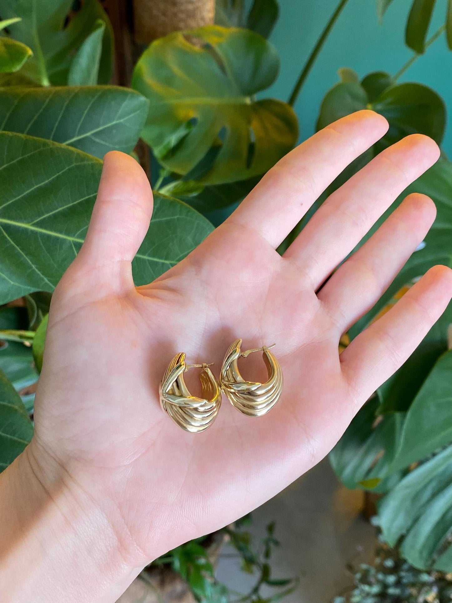 Vintage 14k Yellow Gold Lined X Drop Hoop Earrings