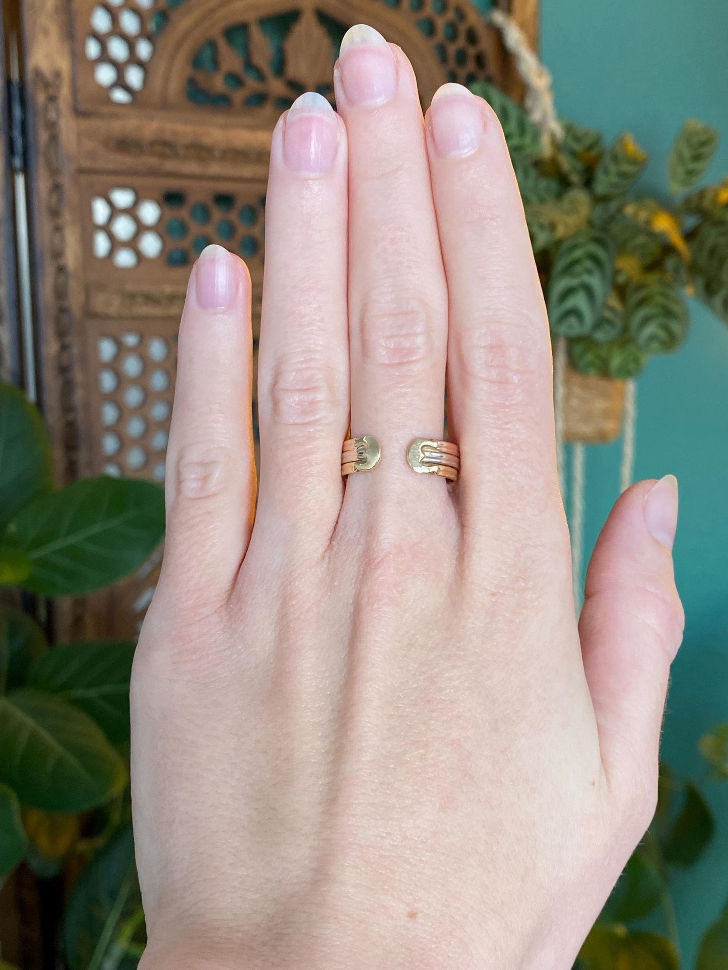 Vintage Solid 14k Tri Tone Gold Lined Open Ring Band - Size 9