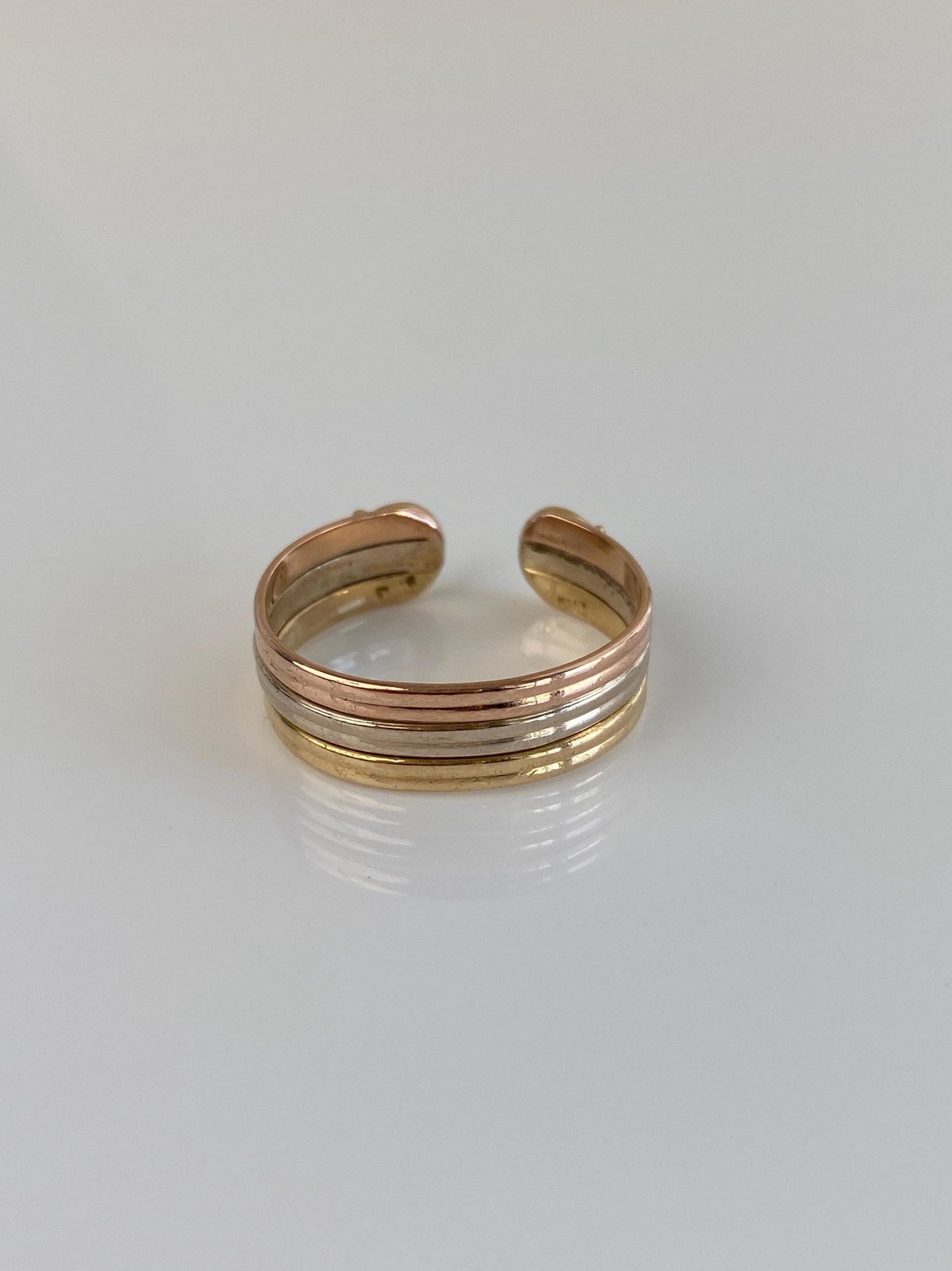 Vintage Solid 14k Tri Tone Gold Lined Open Ring Band - Size 9