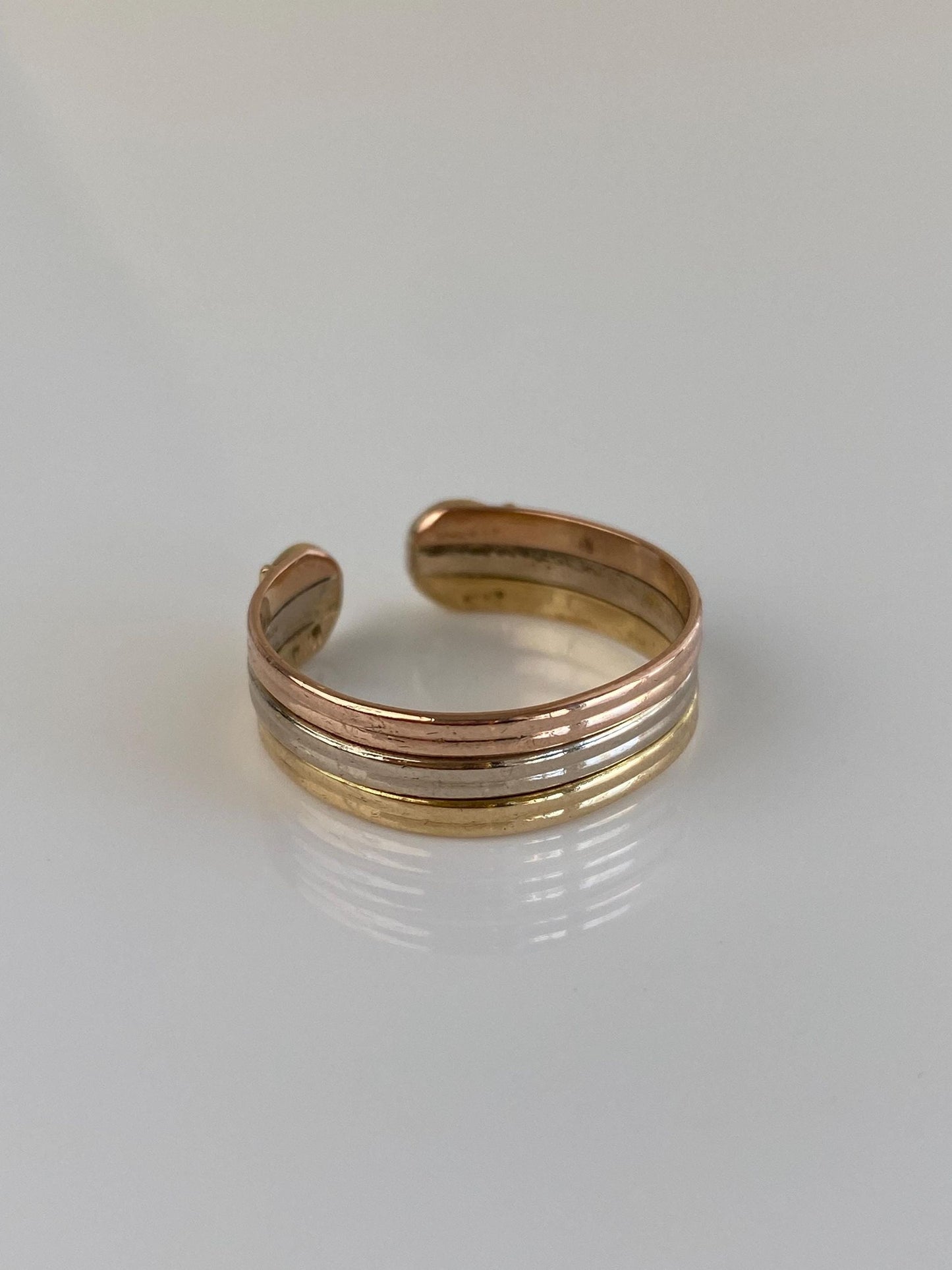 Vintage Solid 14k Tri Tone Gold Lined Open Ring Band - Size 9