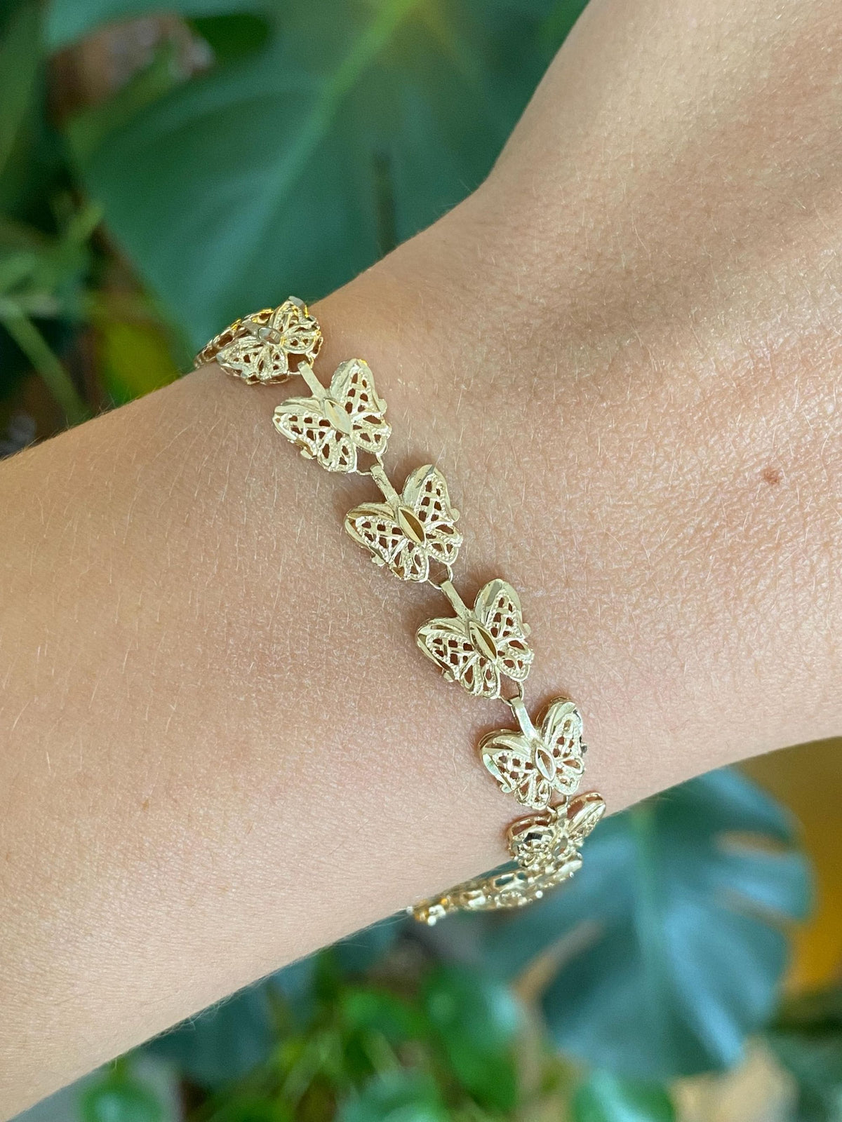 Solid 10k Yellow Gold Diamond Cut Butterfly Link Bracelet - 7.25 inches