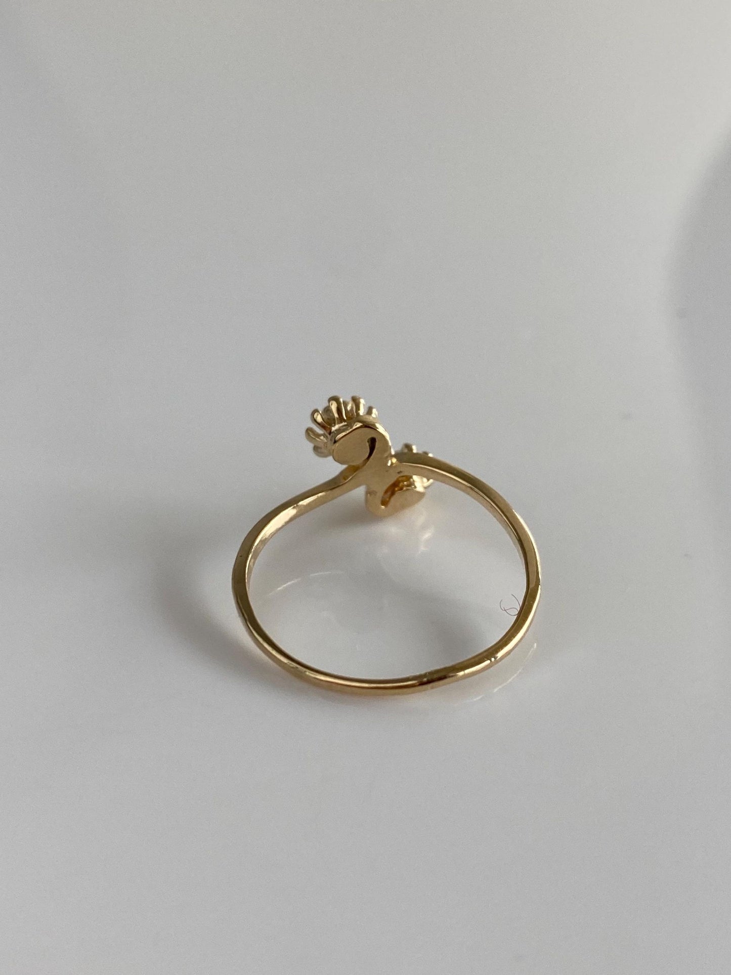 Vintage Solid 14k Yellow Gold Diamond Flowers Twist Ring - Size 7.5