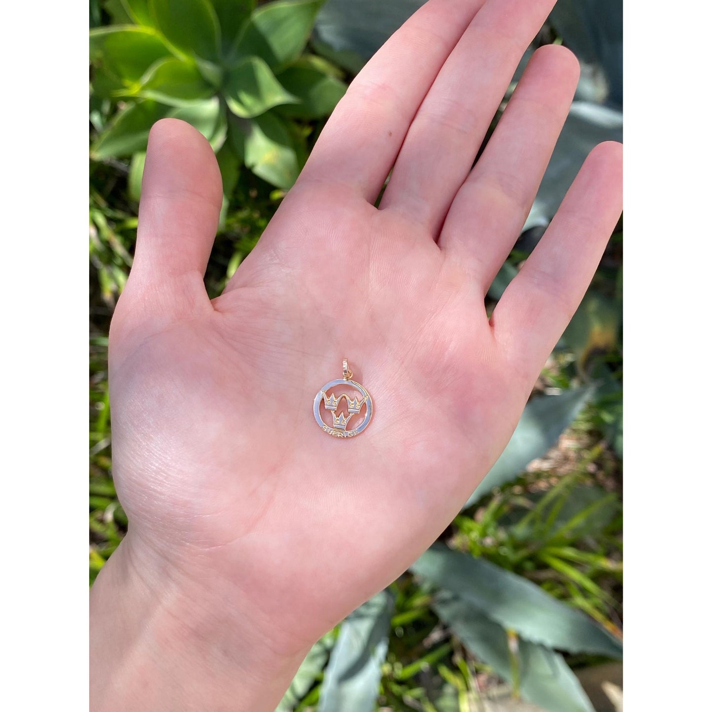 Vintage Solid 18k Rosey Gold 3 Crowns of Sweden Charm