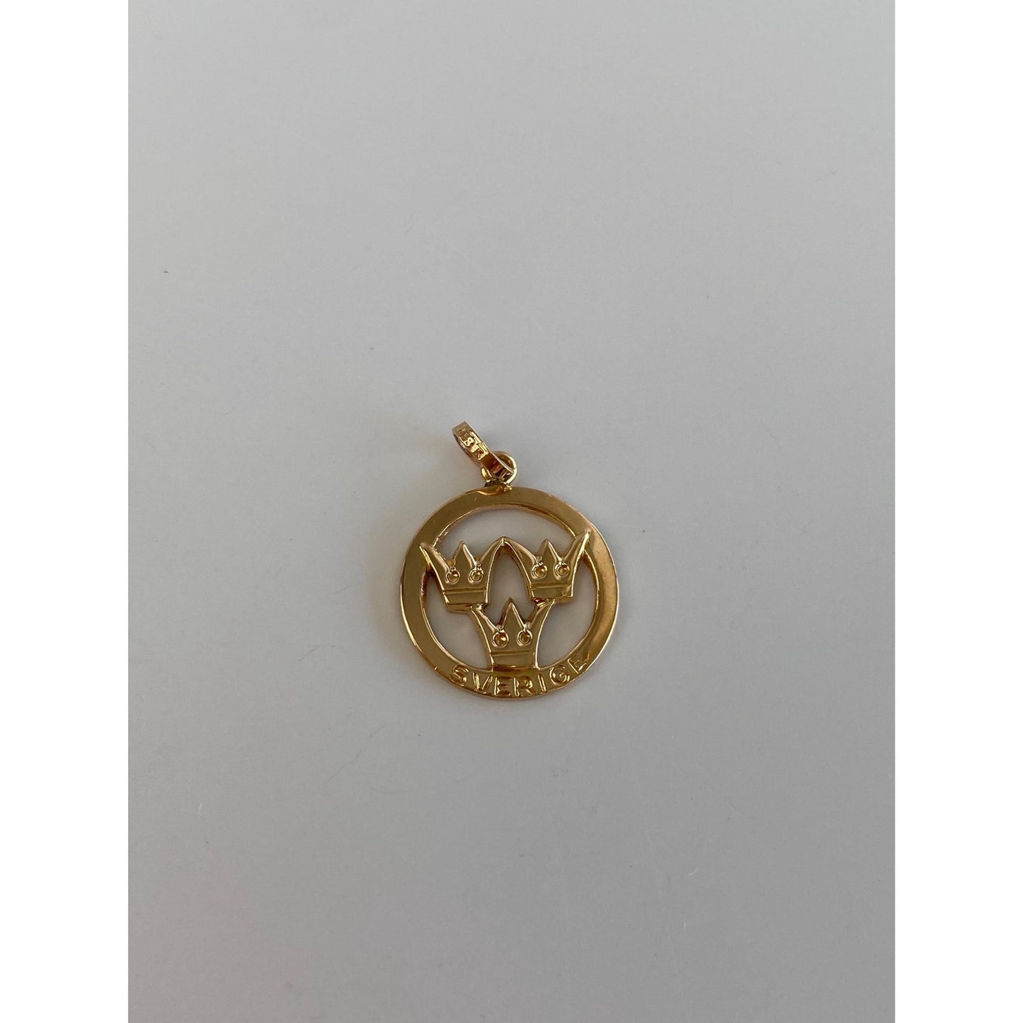 Vintage Solid 18k Rosey Gold 3 Crowns of Sweden Charm